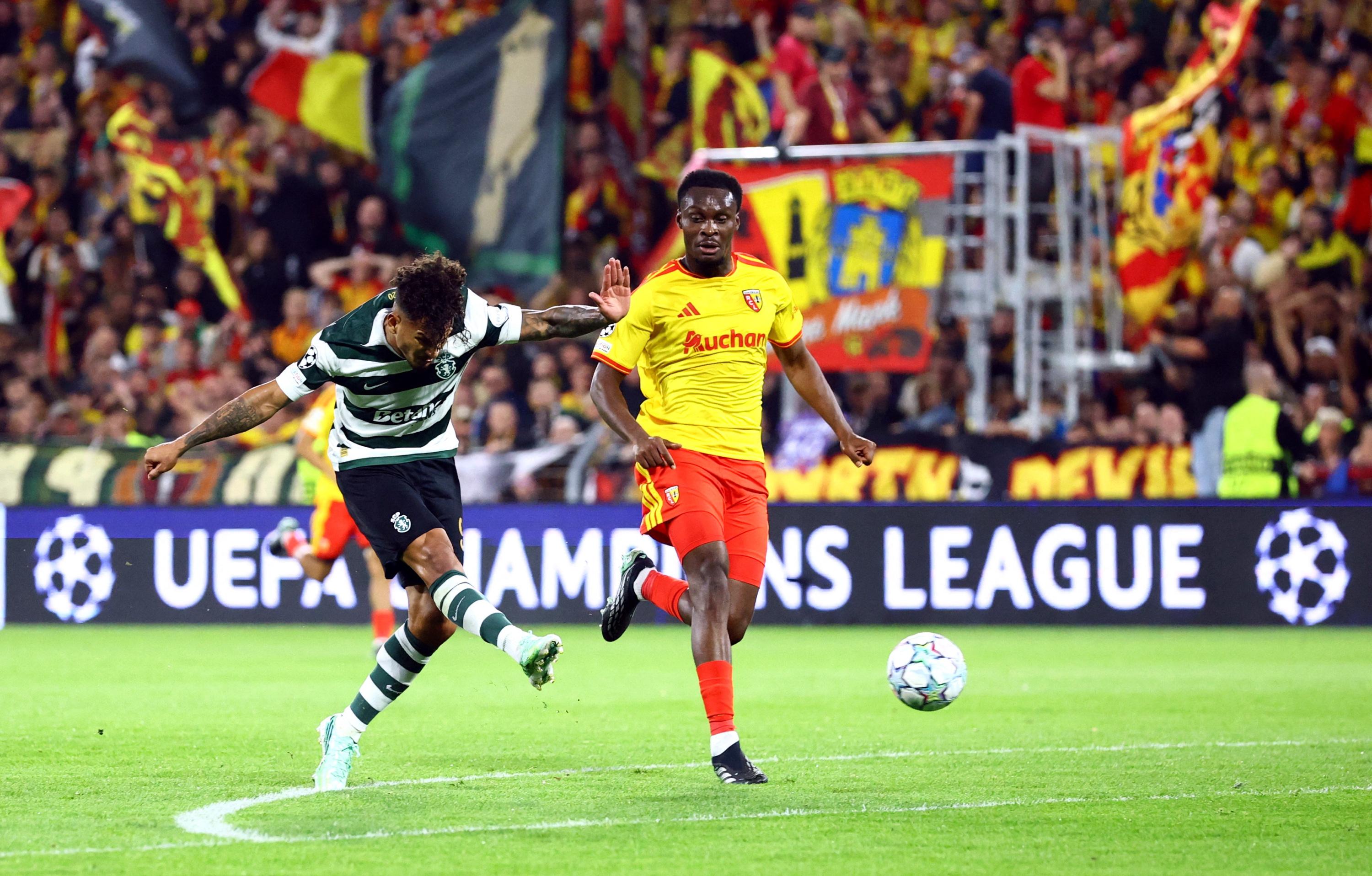 EN DIRECT - Lens-Sporting : un poteau, un coup de froid, une ambiance de feu… Sacrée soirée à Bollaert en Ligue des champions
