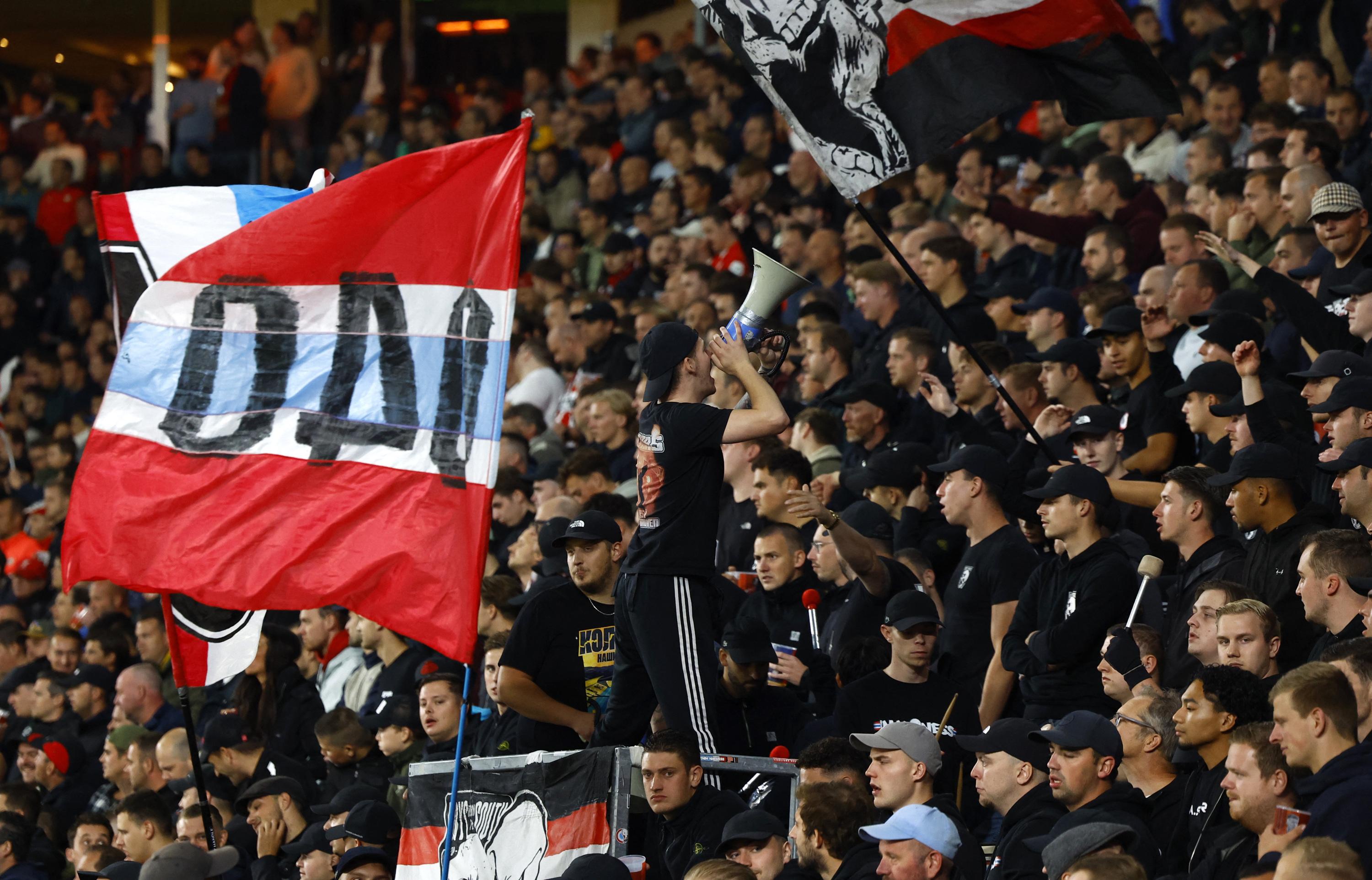 Ligue des champions : les supporters du PSV interdits de déplacement au Parc des Princes contre le PSG