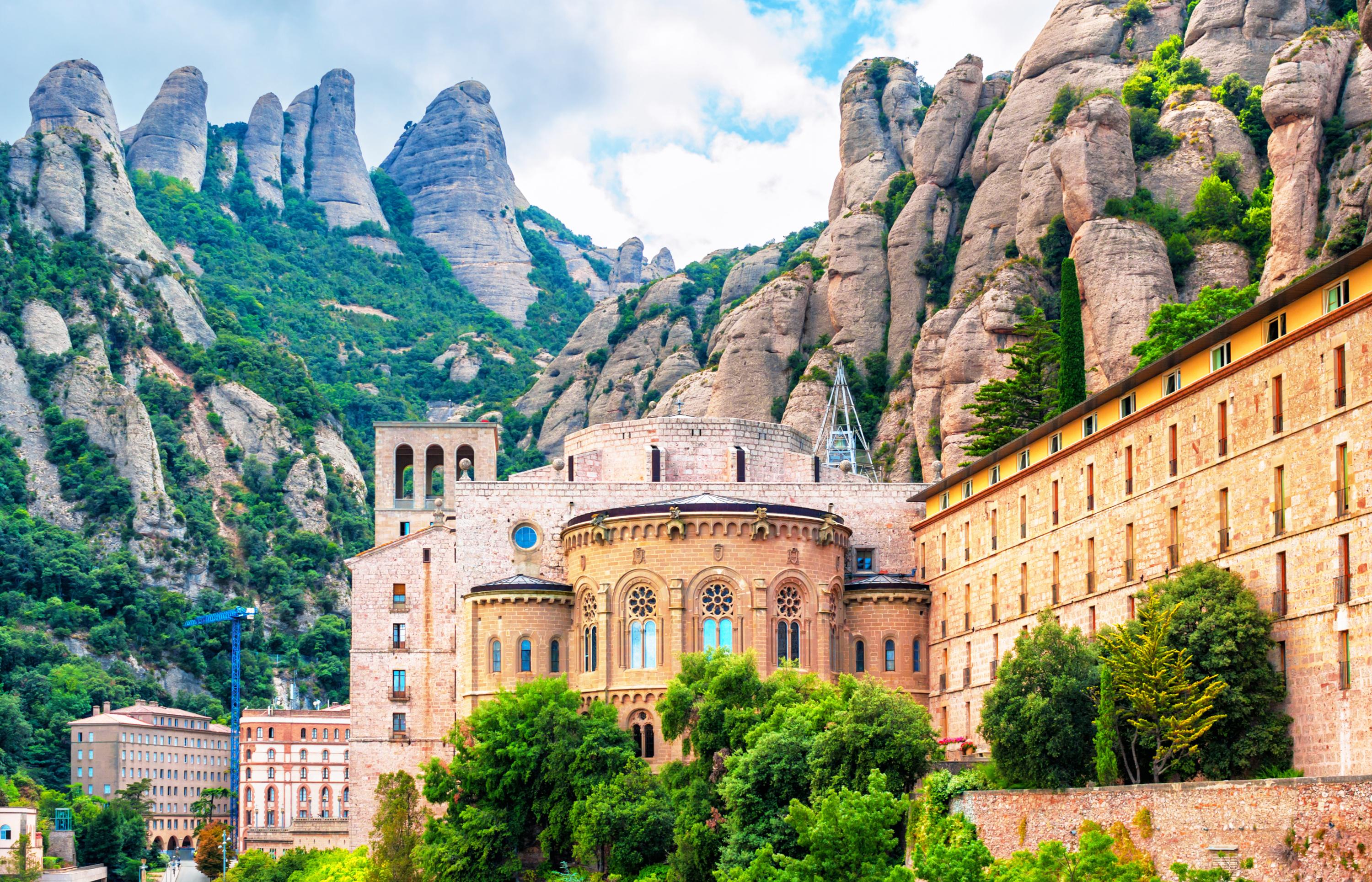 En randonnée avec Antoni Gaudí : la montagne magique, des aiguilles de Montserrat aux tours de la Sagrada Familia