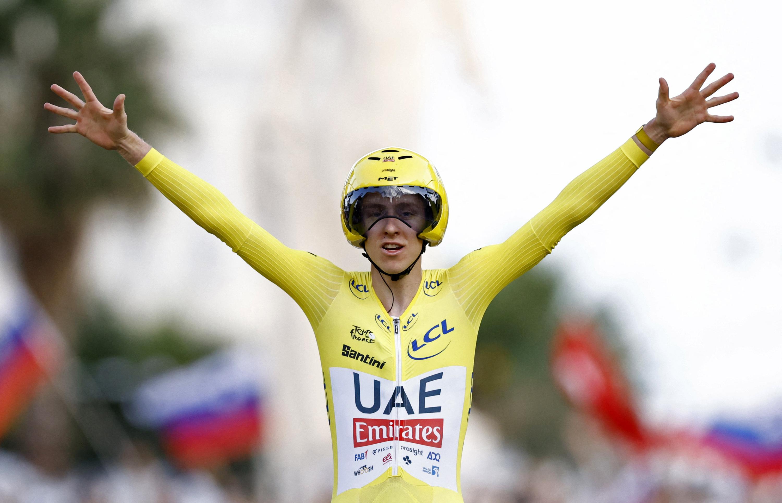 Tour de France : vainqueur du chrono final à Nice, Tadej Pogacar remporte son troisième Tour