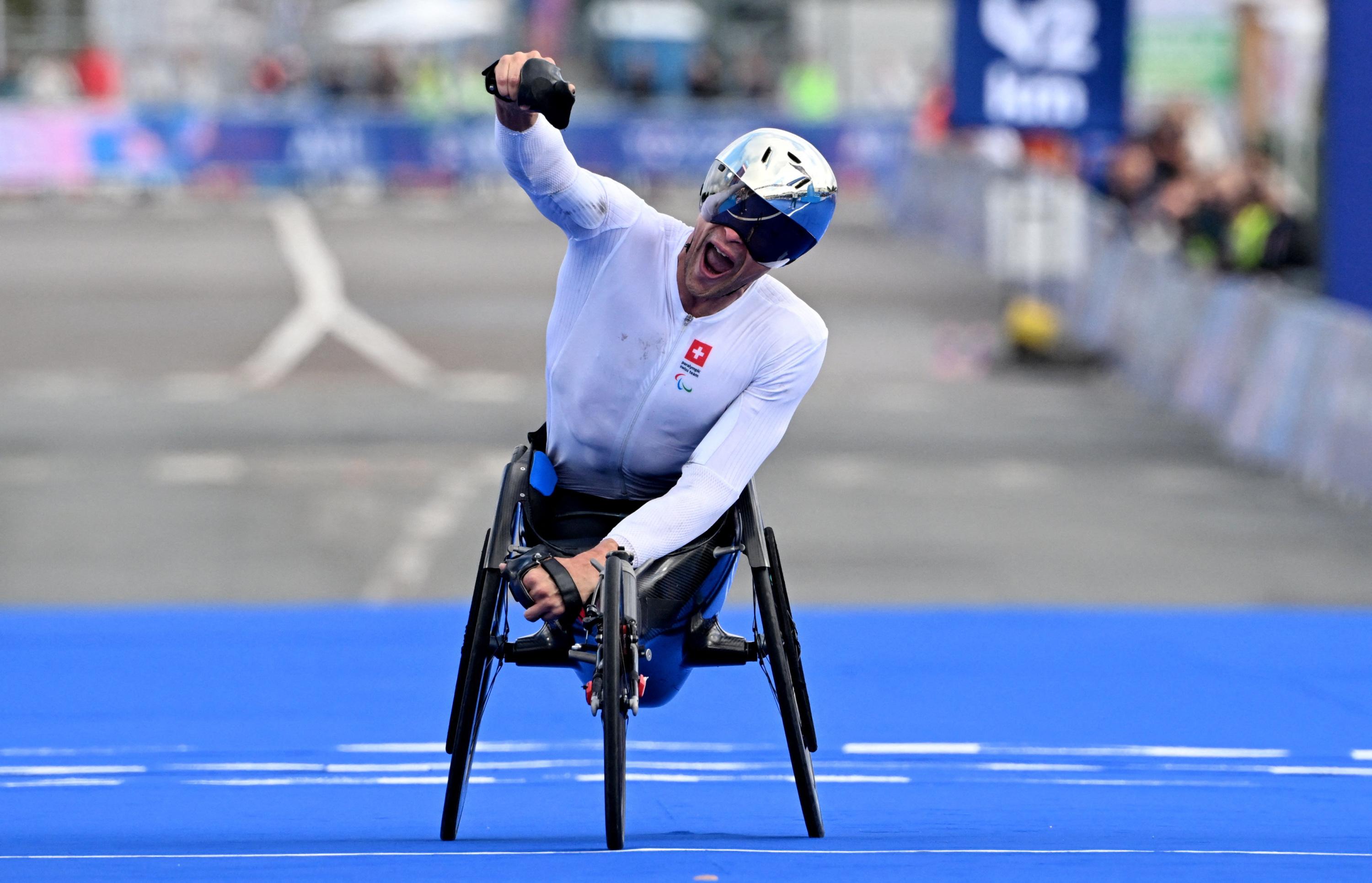 EN DIRECT - Jeux paralympiques : les para-athlètes achèvent leur marathon aux Invalides, suivez la dernière journée