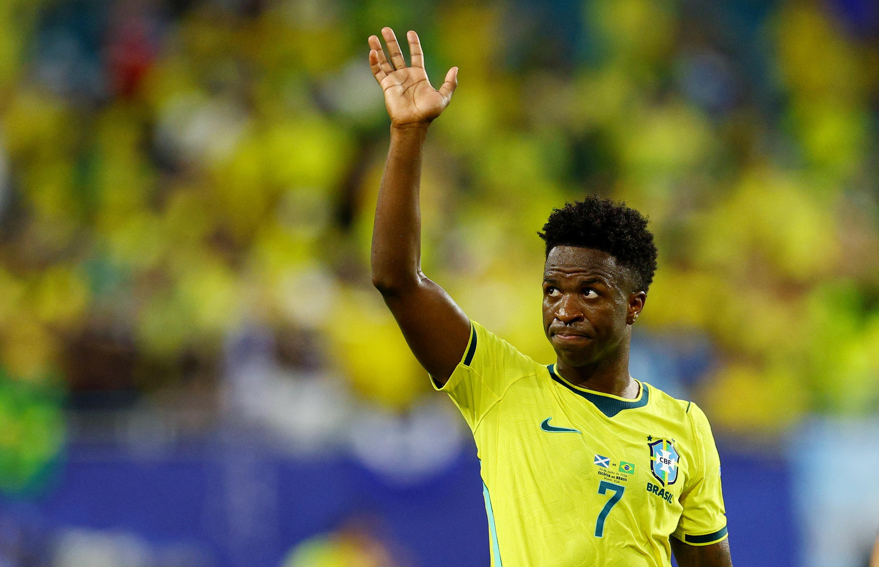 Coupe du monde 2026 : tête, erreur de la défense écossaise... En vidéo, le doublé de Vinicius qui permet au Brésil d’assurer sa première place