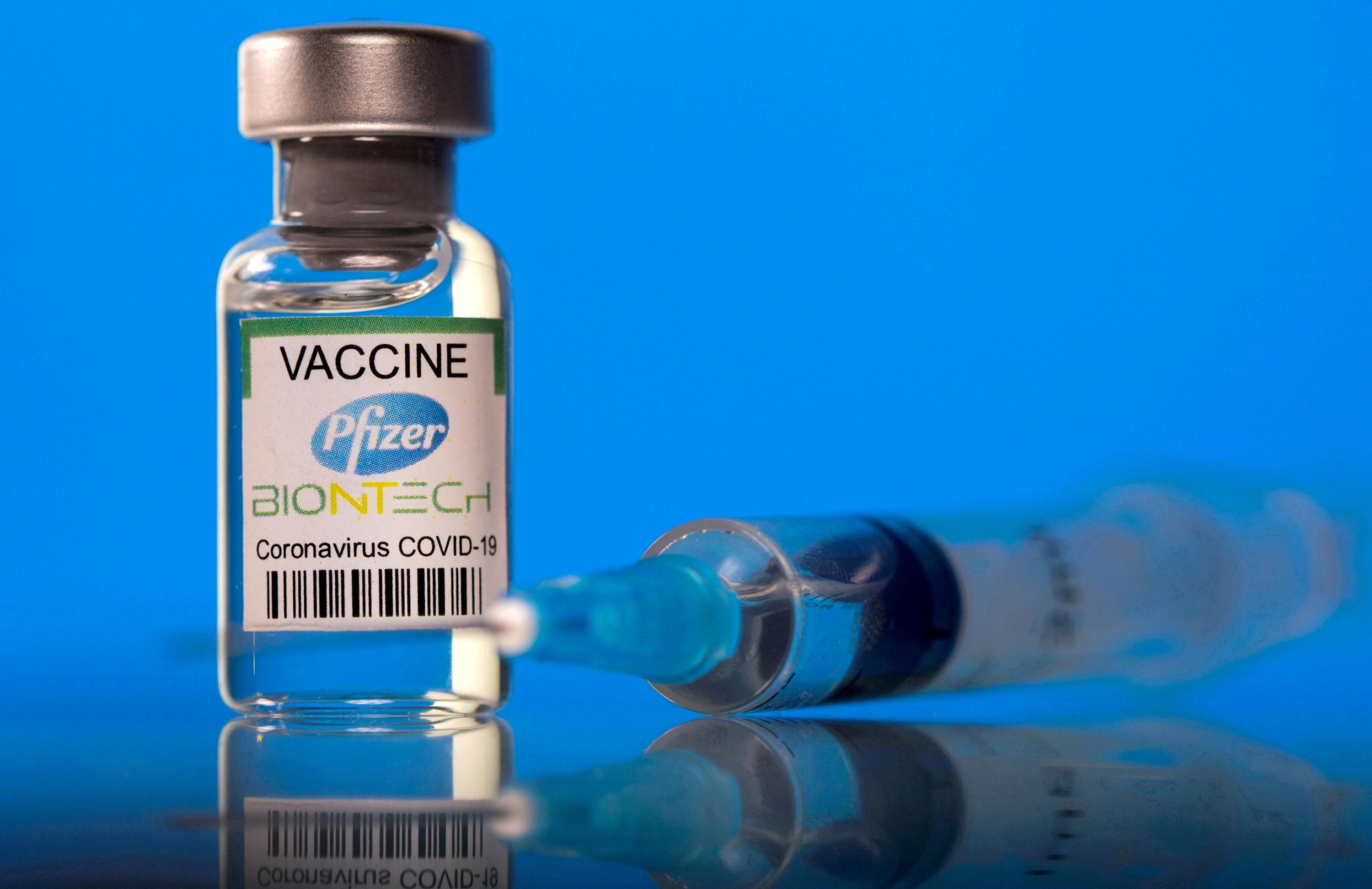 vaccin anti covid les effets secondaires de la 3e dose similaires a la 2e selon une etude americaine