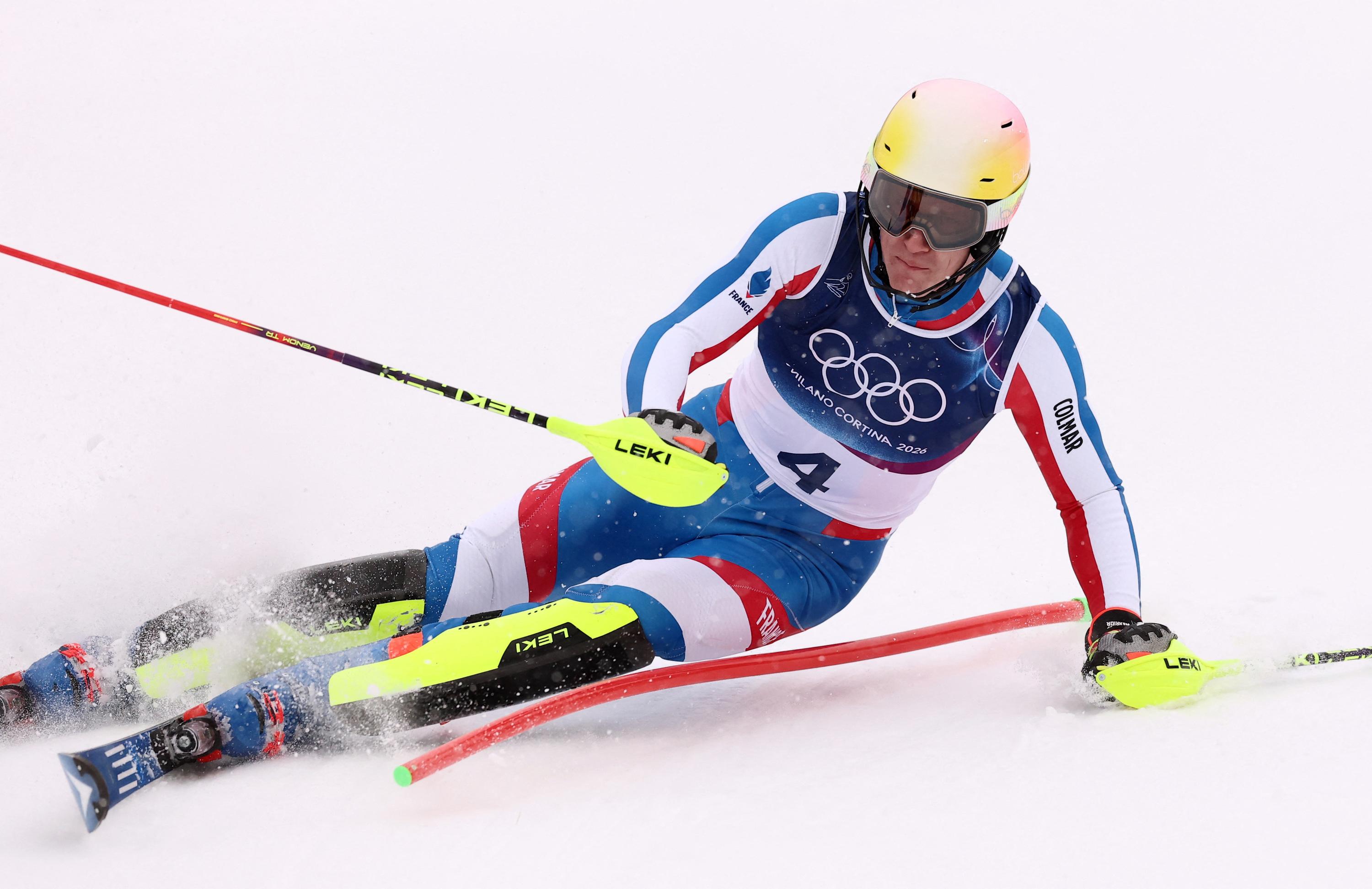 Noel out after first run