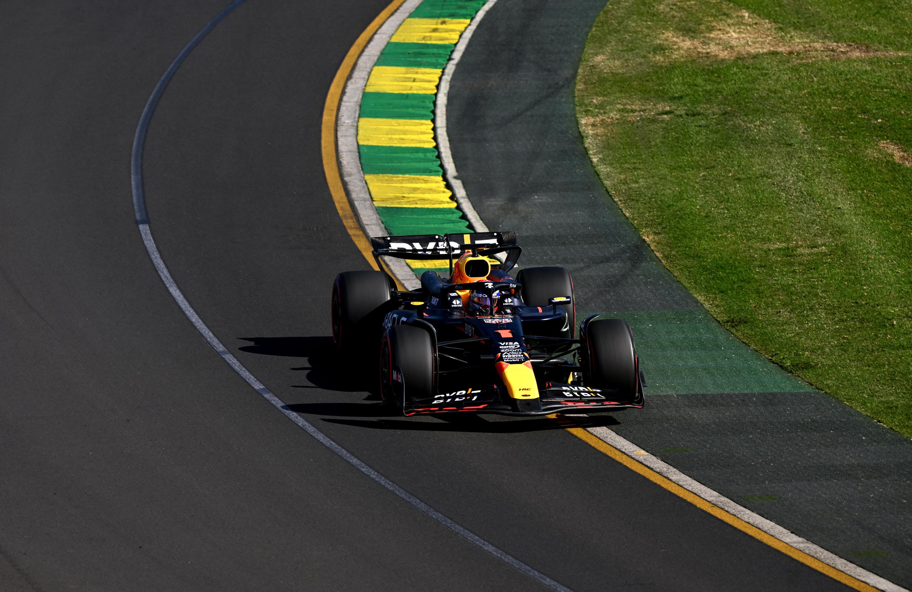 EN DIRECT - Formule 1 : Verstappen abandonne en Australie, Sainz en tête