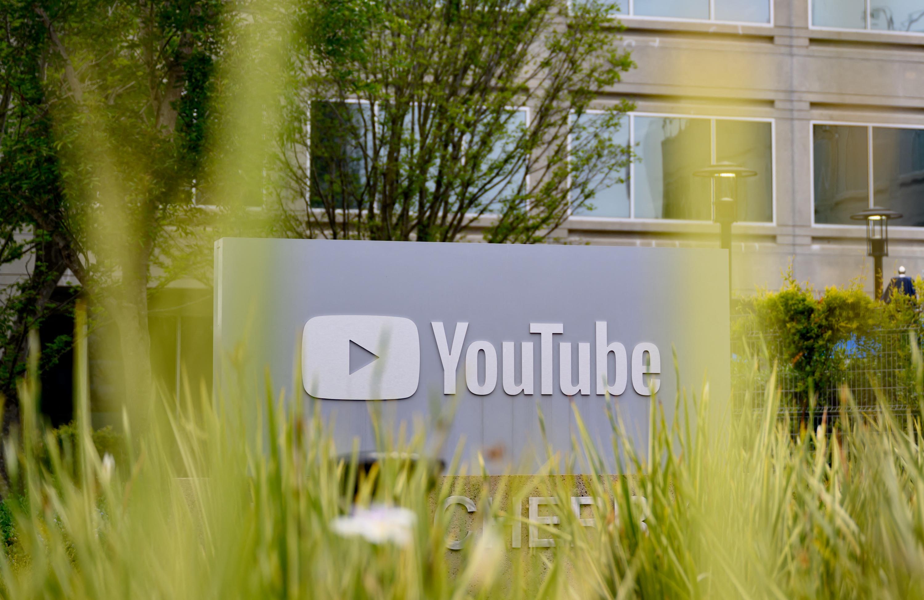 Addiction aux réseaux sociaux : YouTube s'entend avec un adolescent américain pour éviter un nouveau procès