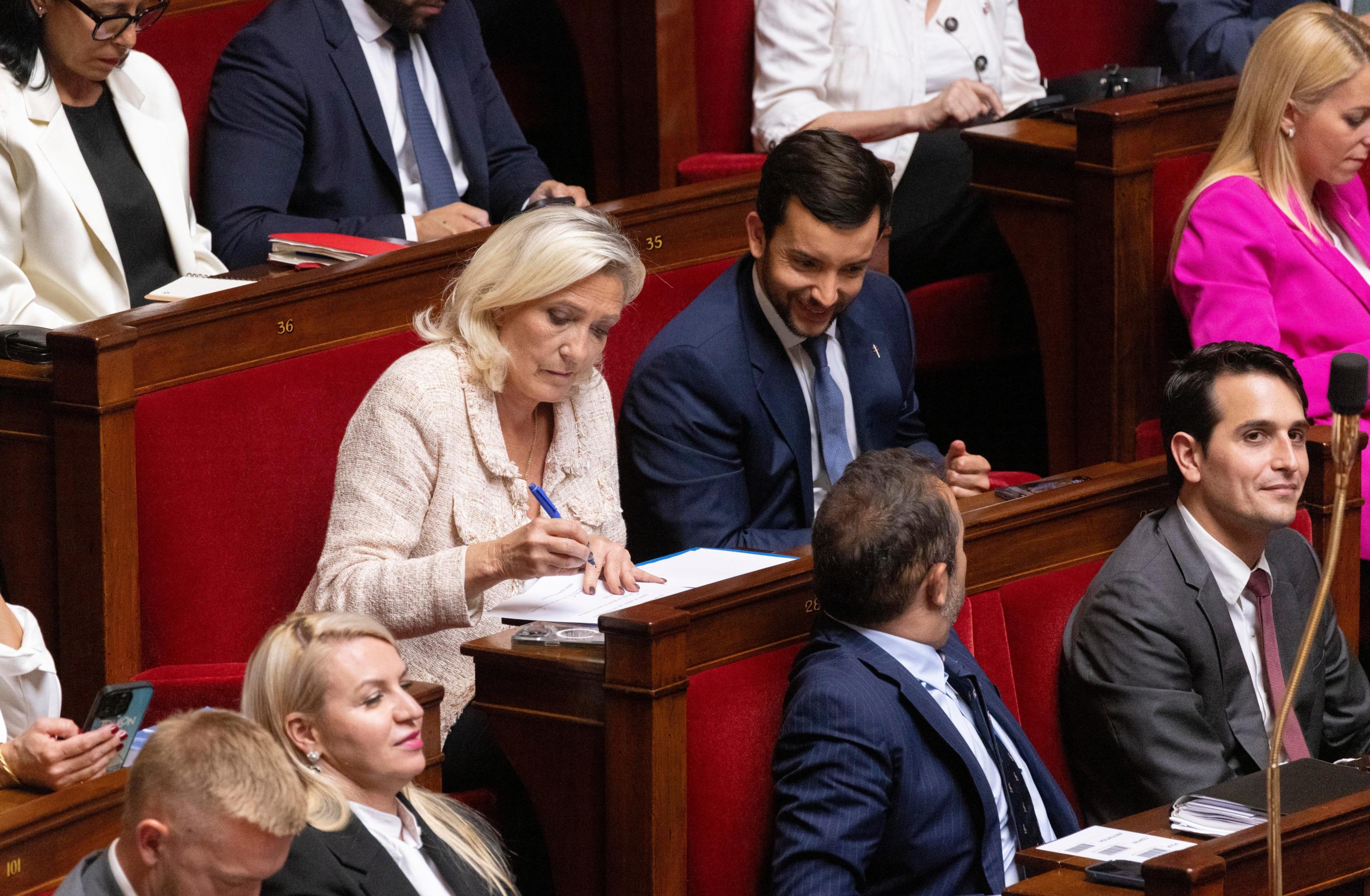 «Je ne m’interdis rien» : ouvert à la discussion, le RN souffle le chaud et le froid sur la possibilité de voter une censure