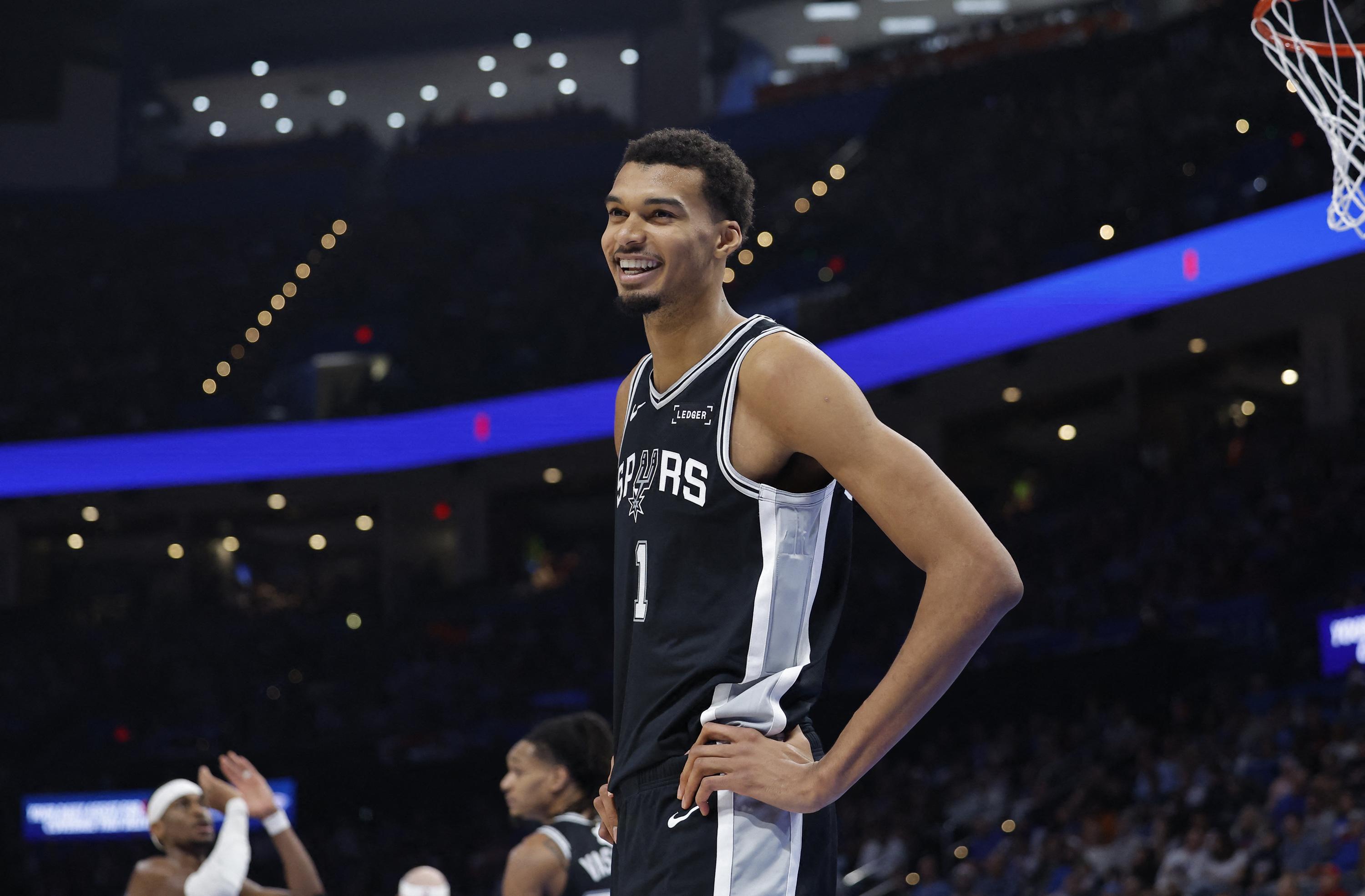 NBA : les Spurs renversent les Knicks avec «Wemby» touché, le Français Alex Sarr sort le grand jeu avec Washington