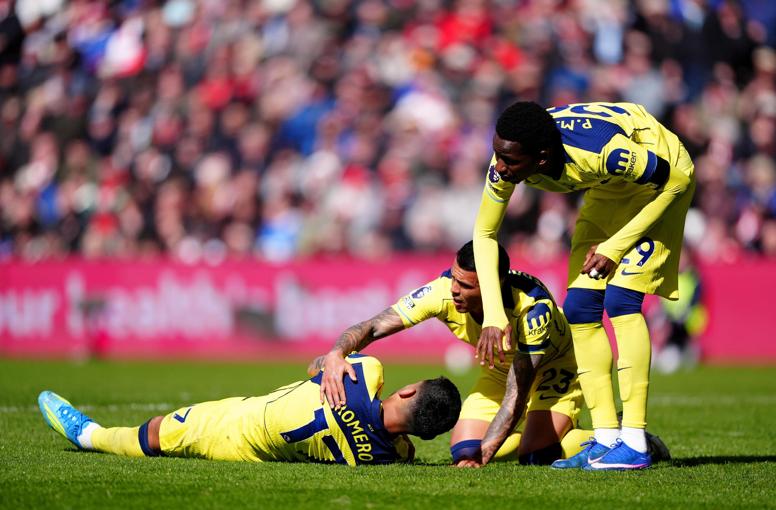 Premier League : coup dur pour Tottenham, le défenseur Cristian Romero forfait jusqu’à la fin de saison