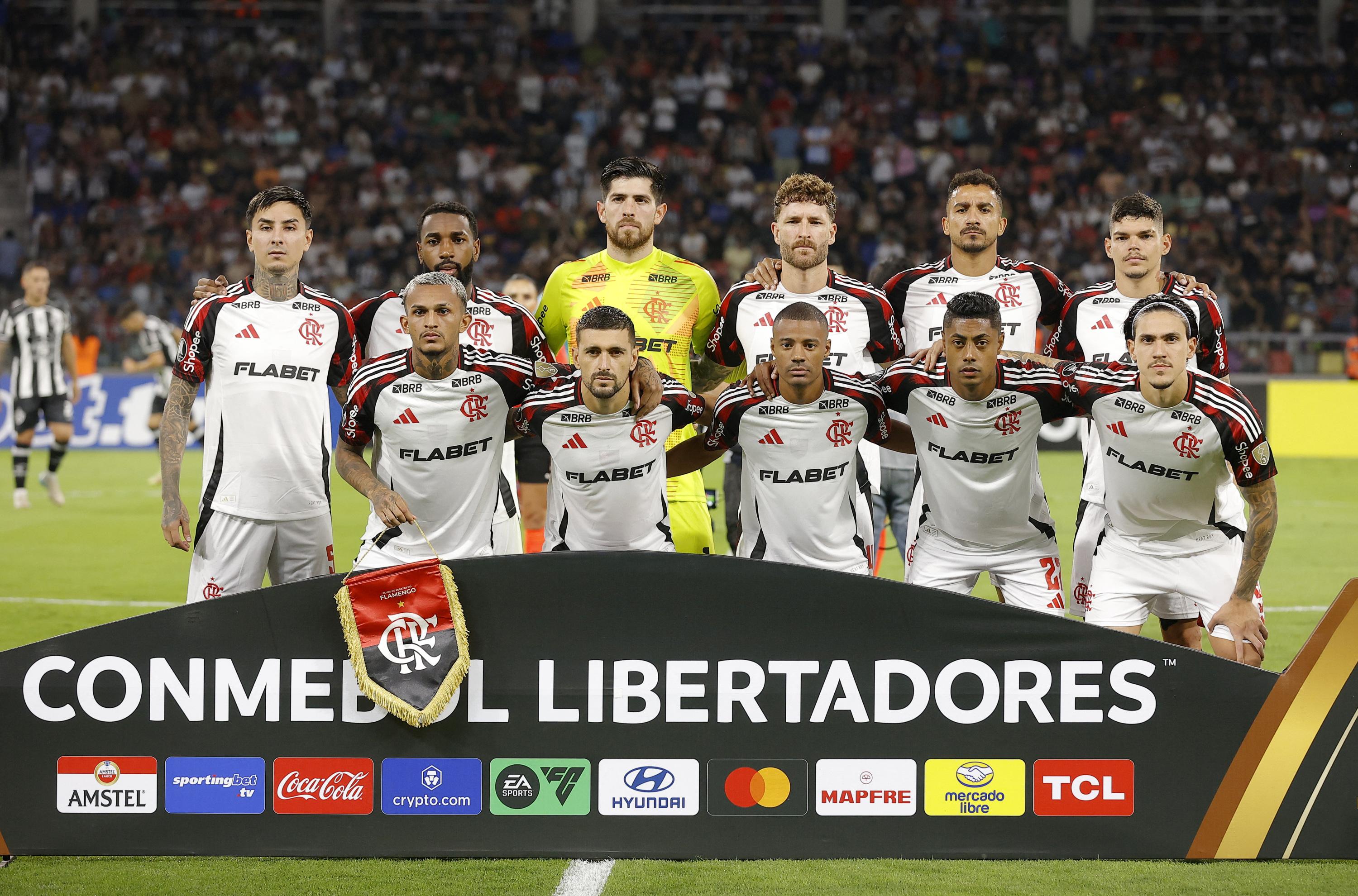 Foot : des joueurs de Flamengo échappent à une attaque à main armée sur une autoroute à Rio
