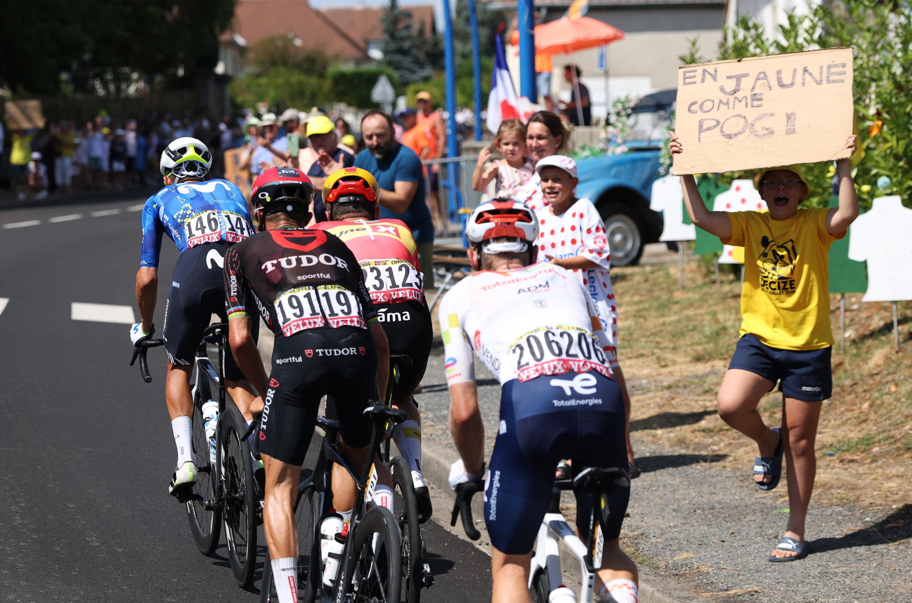 EN DIRECT - Tour de France : une grosse échappée avec Alaphilippe et Vauquelin en direction de Belfort, suivez la plus longue étape de l’édition 2026