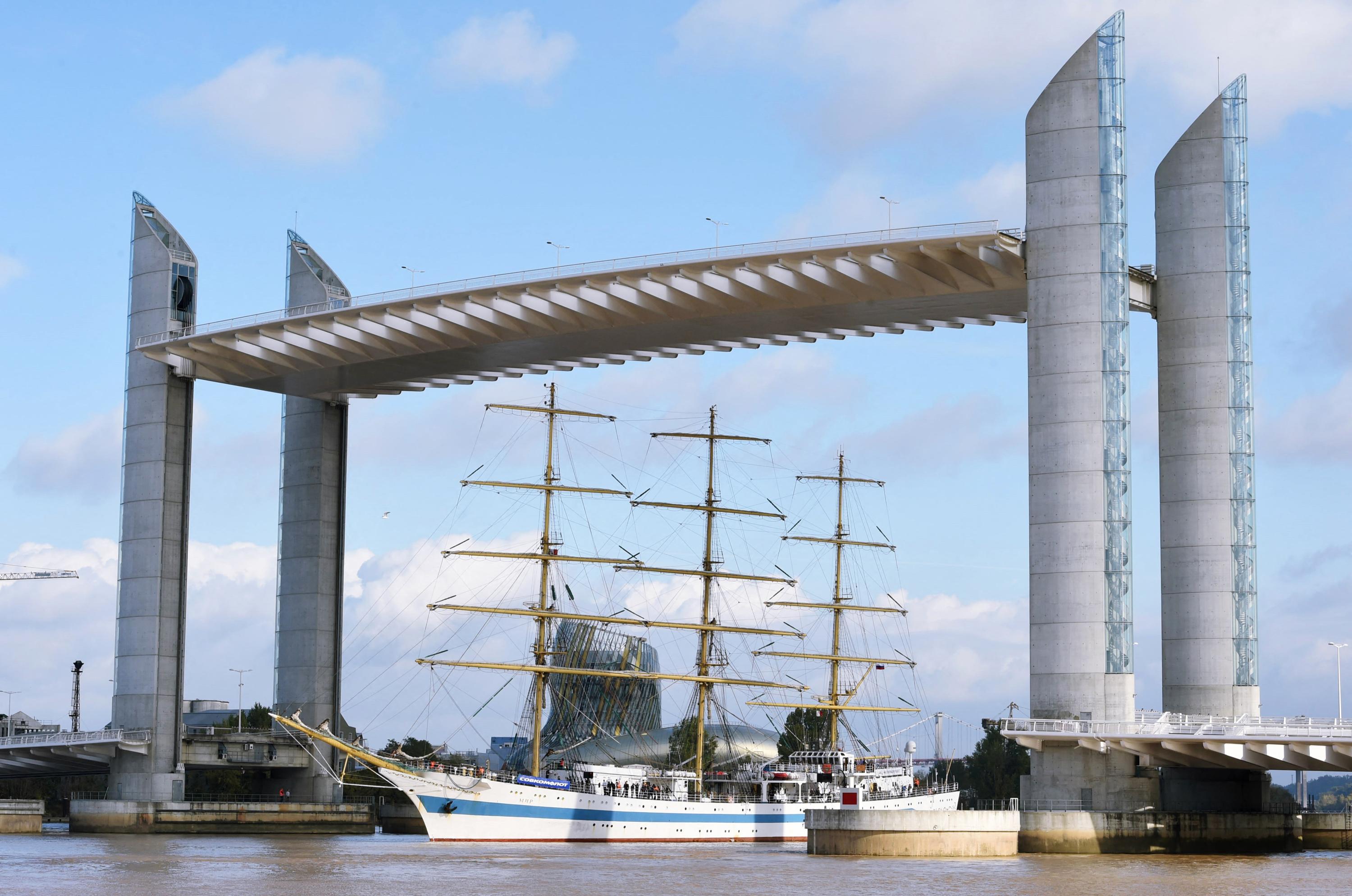 Le pont Chaban-Delmas, plus haut pont levant d’Europe, fête sa 1000e levée à Bordeaux