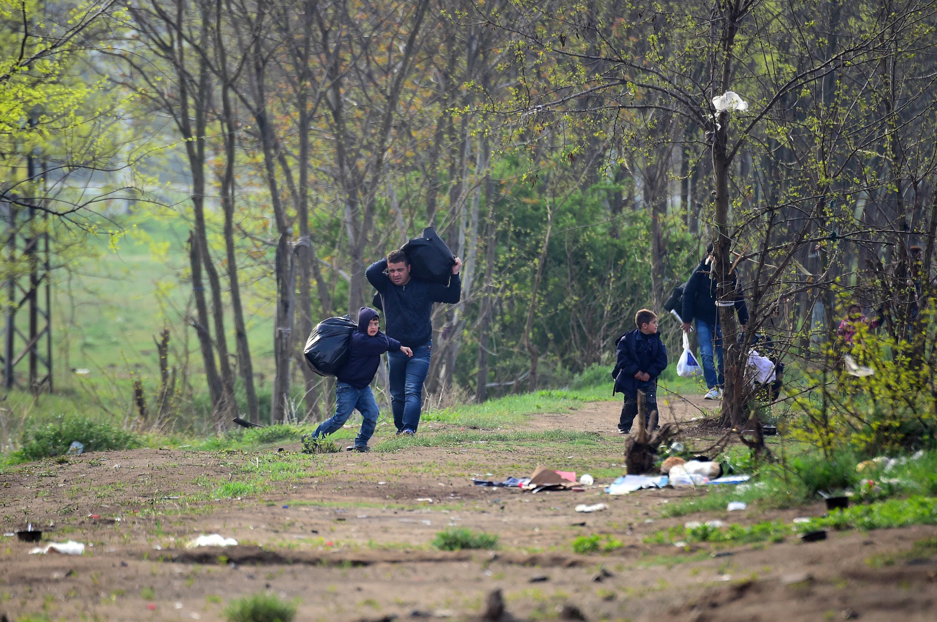 Un tentaculaire trafic d’êtres humains démantelé, soupçonné d’avoir acheminé au moins 2200 Syriens en Europe