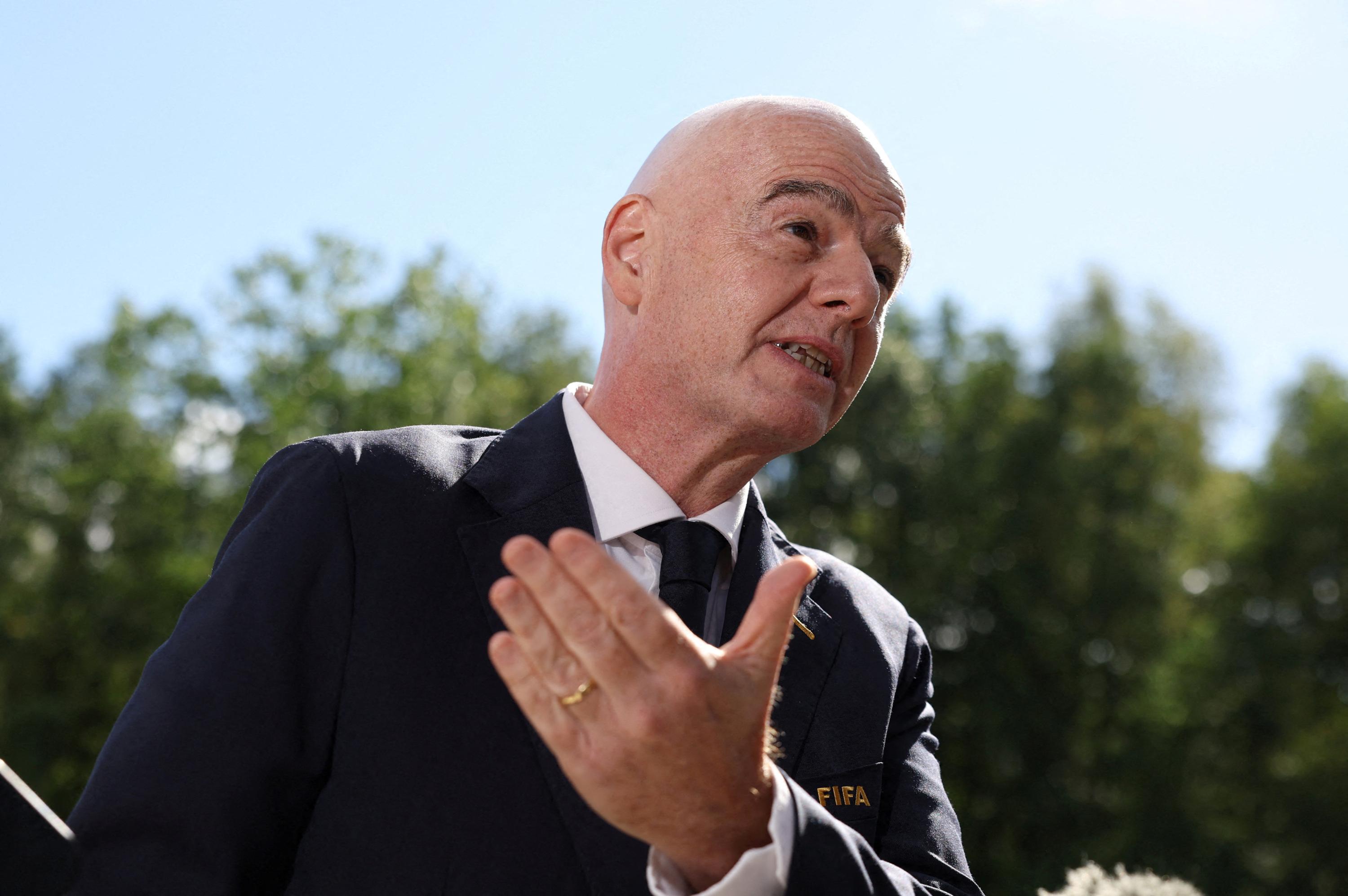 « Il doit partir »: le vice-président de la Fédération allemande réclame le départ d’Infantino