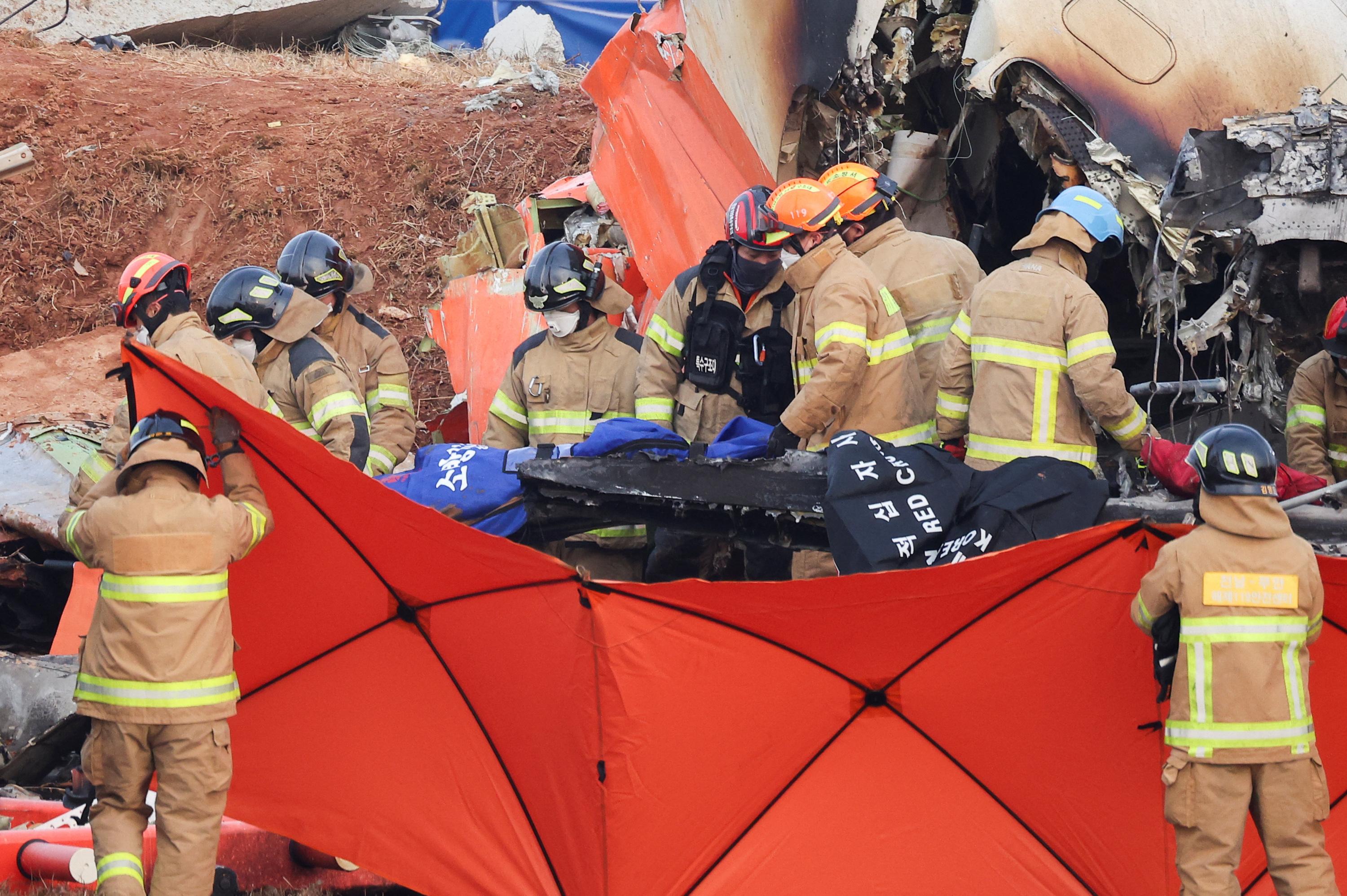 «Que s’est-il passé ? Où suis-je ?» : ce que l’on sait sur les deux seuls survivants du crash en Corée du Sud