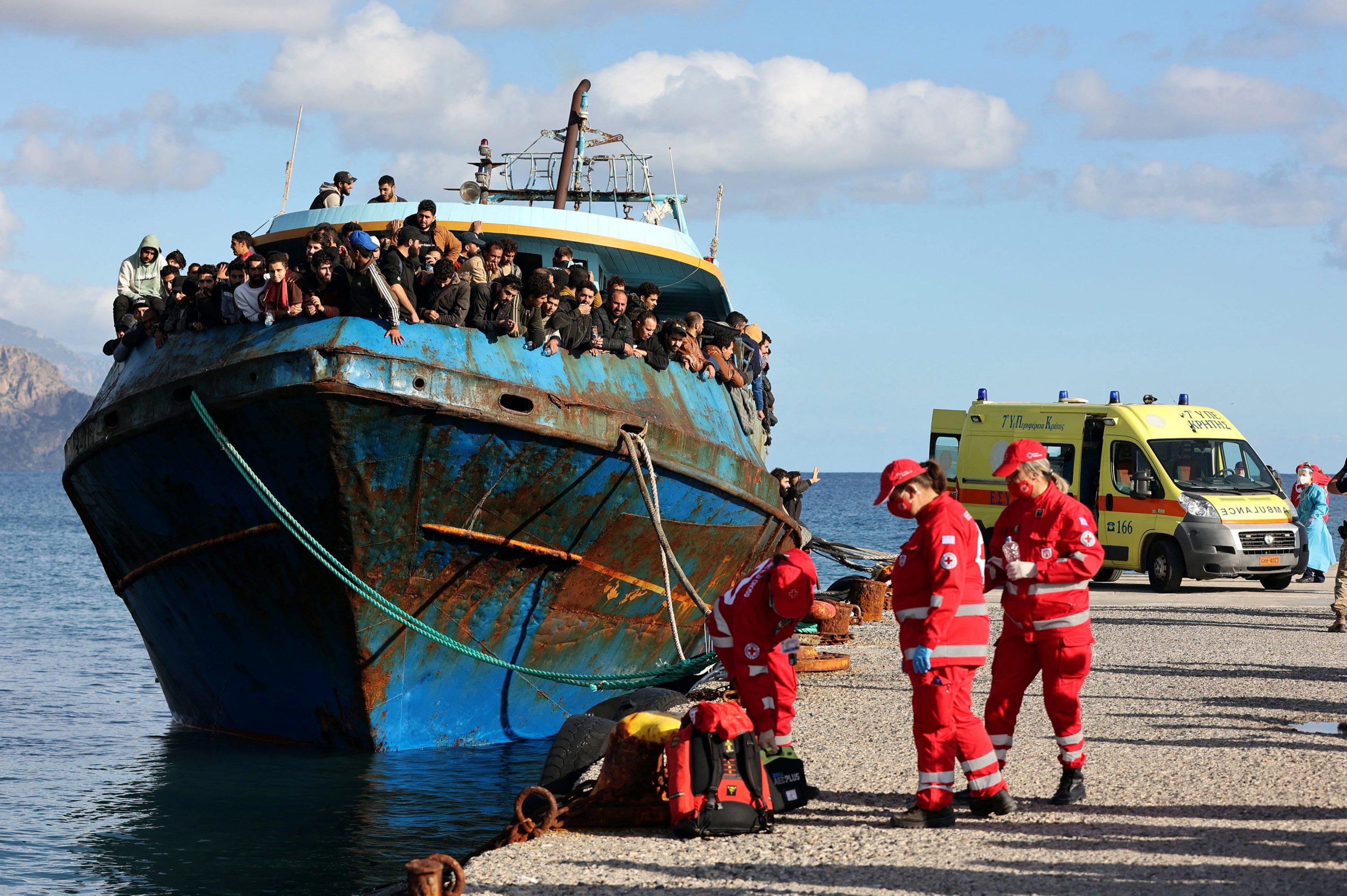 Grèce: trois morts lors d’un naufrage d’un bateau de migrants en mer Egée