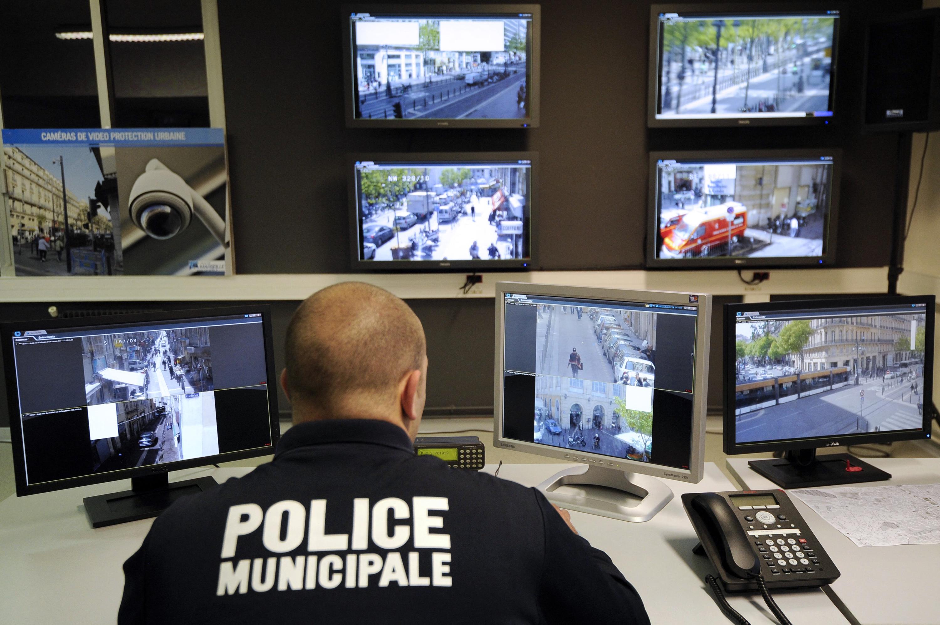 «Il n'y a pas de bilan» : à Marseille, la droite tacle la mairie sur la lenteur du déploiement de la vidéosurveillance