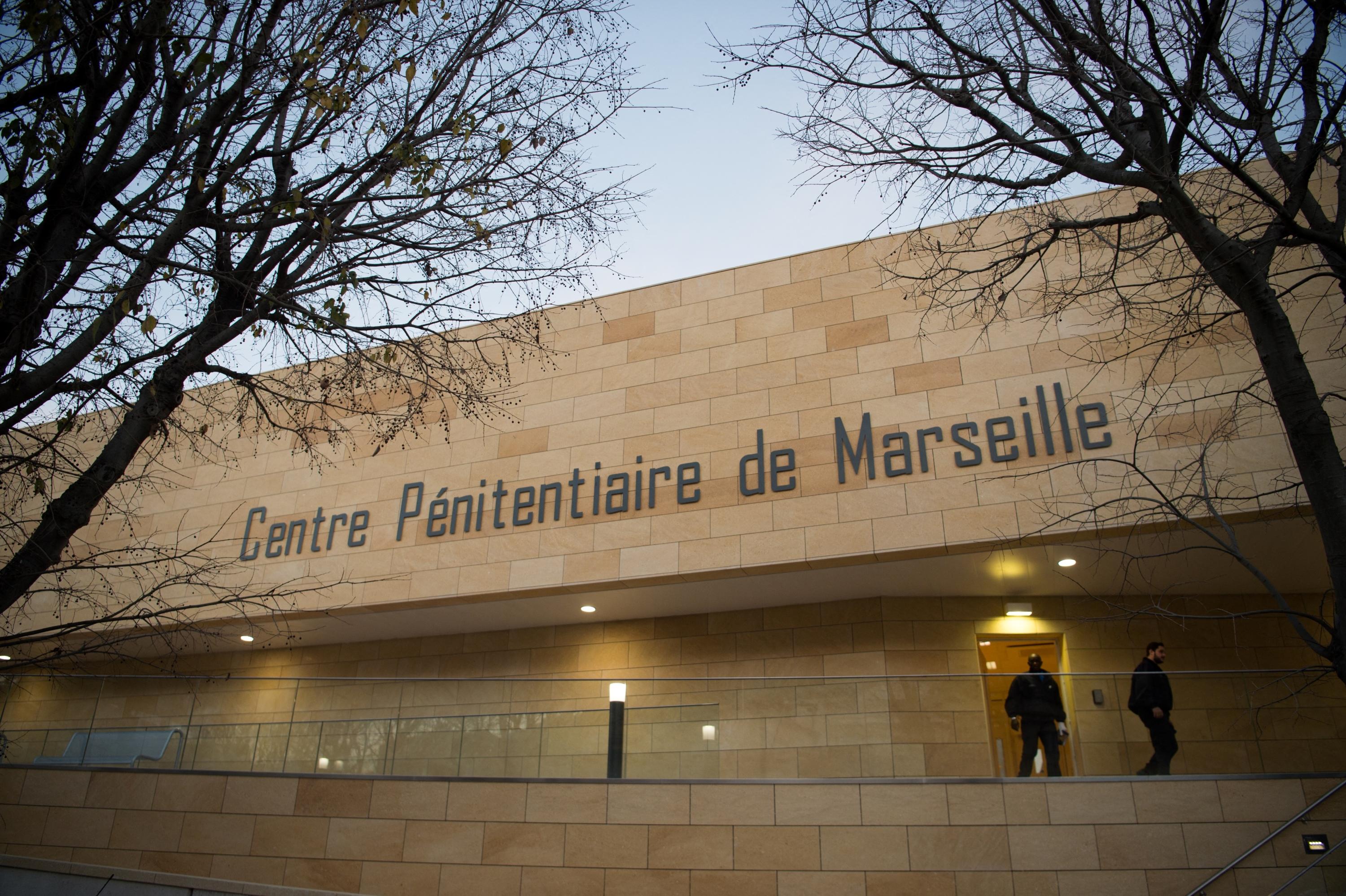 À Marseille, deux malfaiteurs armés interpellés près de la prison des Baumettes