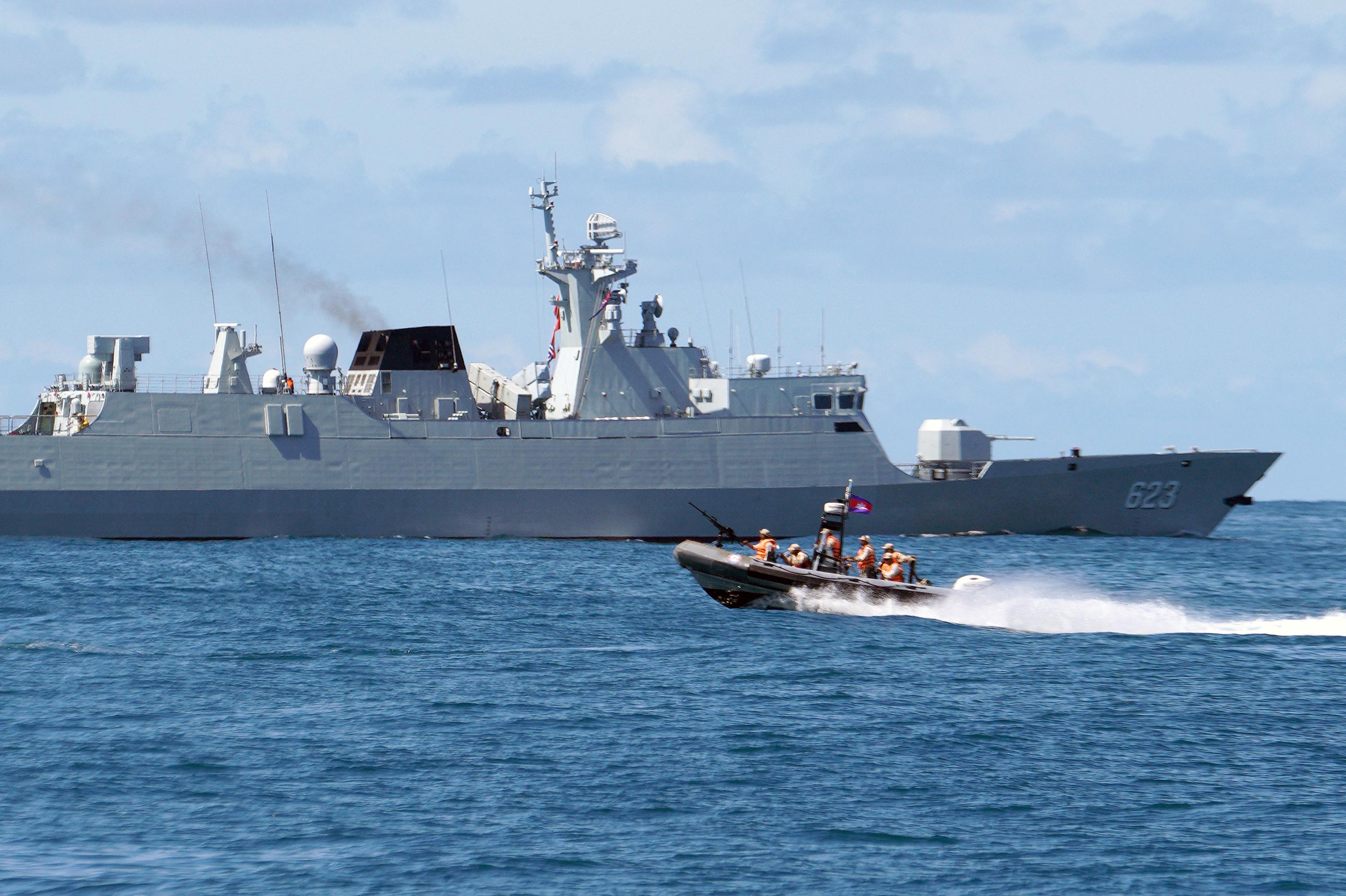 Les Philippines «alarmées» par un bateau chinois «monstre» près de ses côtes