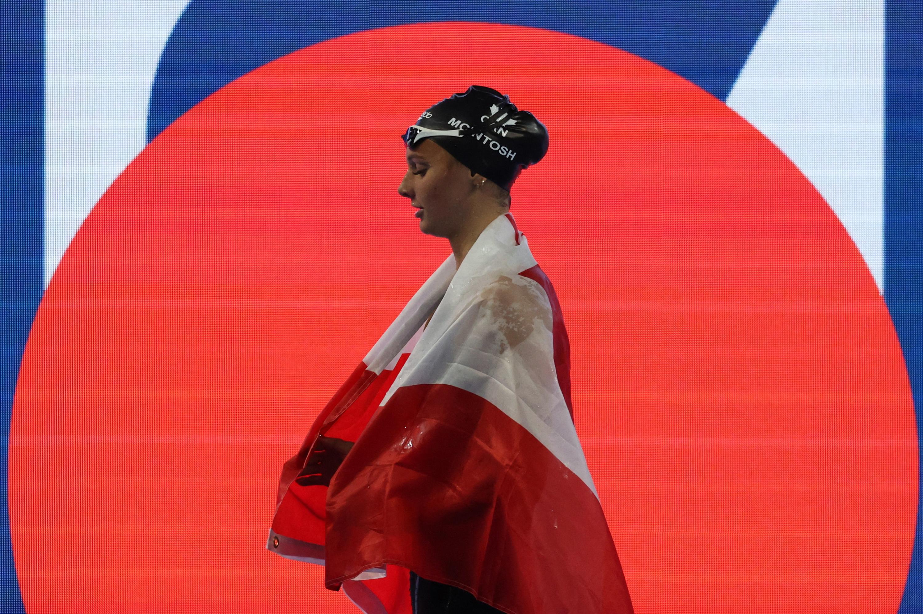 Mondiaux de natation: troisième titre pour McIntosh, à 12 ans Yu Zidi échoue au pied du podium