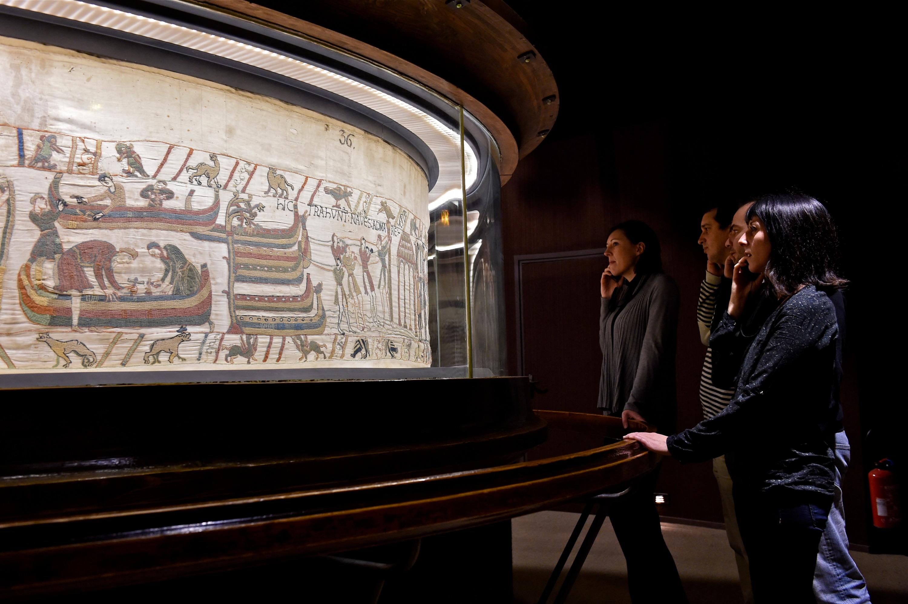 EN DIRECT - Tapisserie de Bayeux à Londres : Emmanuel Macron attendu à l’exposition aux côtés de Charles III et Camilla