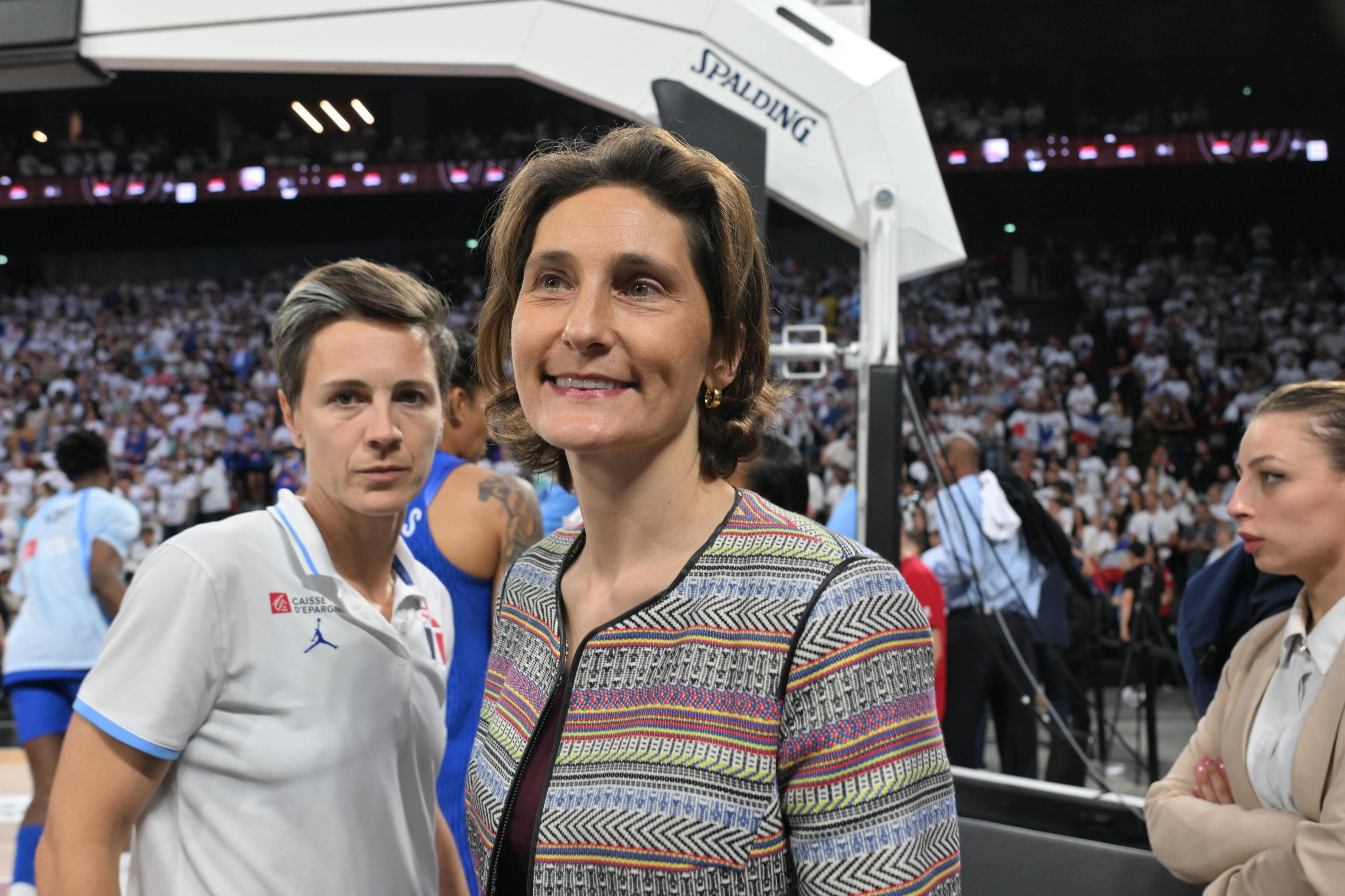 JO 2024 : dans une lettre, Amélie Oudéa-Castéra confond «par erreur» les sénateurs et les députés