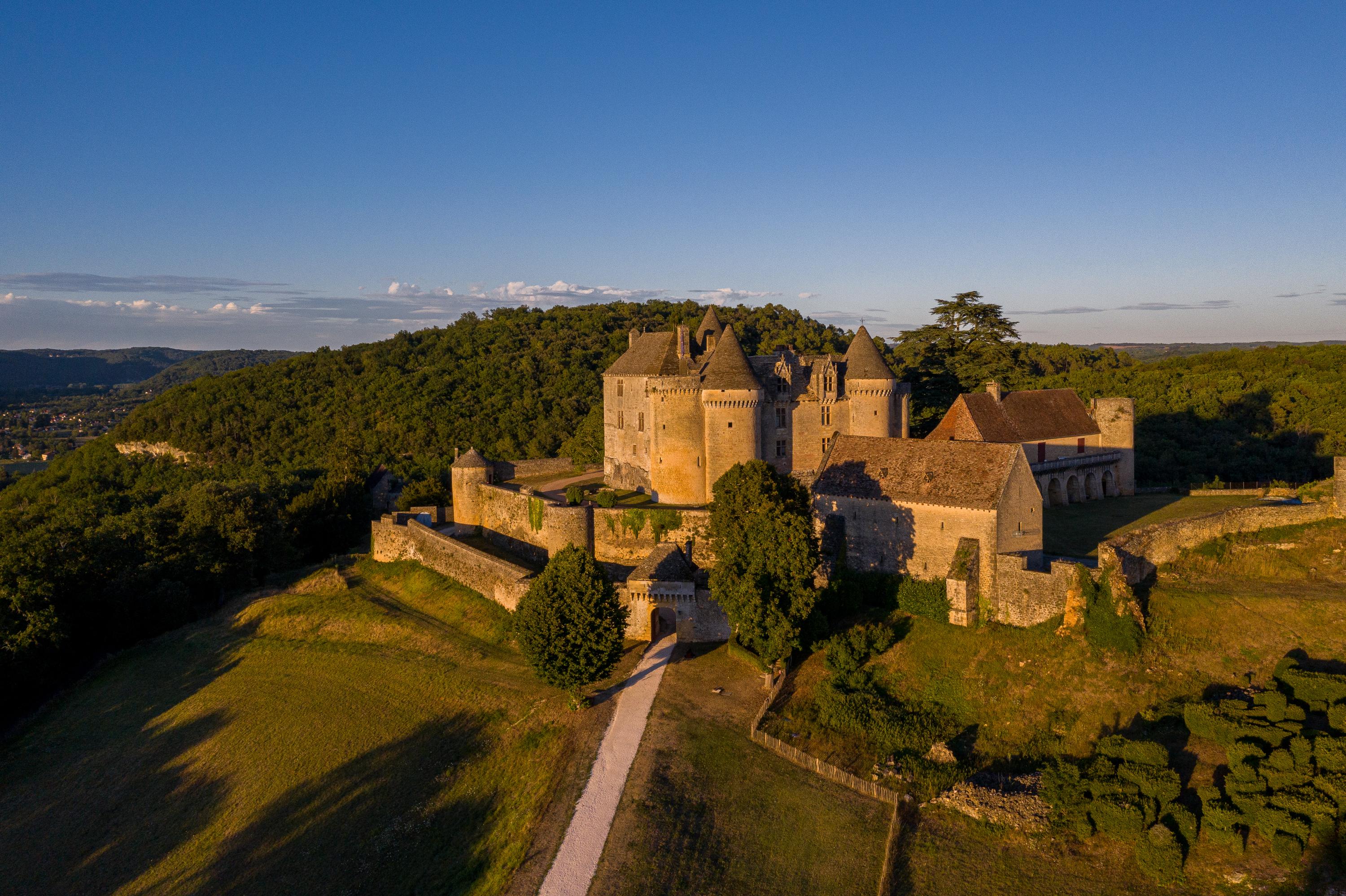 «Ça va être horrible» : une antenne relais de 42 mètres bientôt installée près du château de Fénelon, classé monument historique