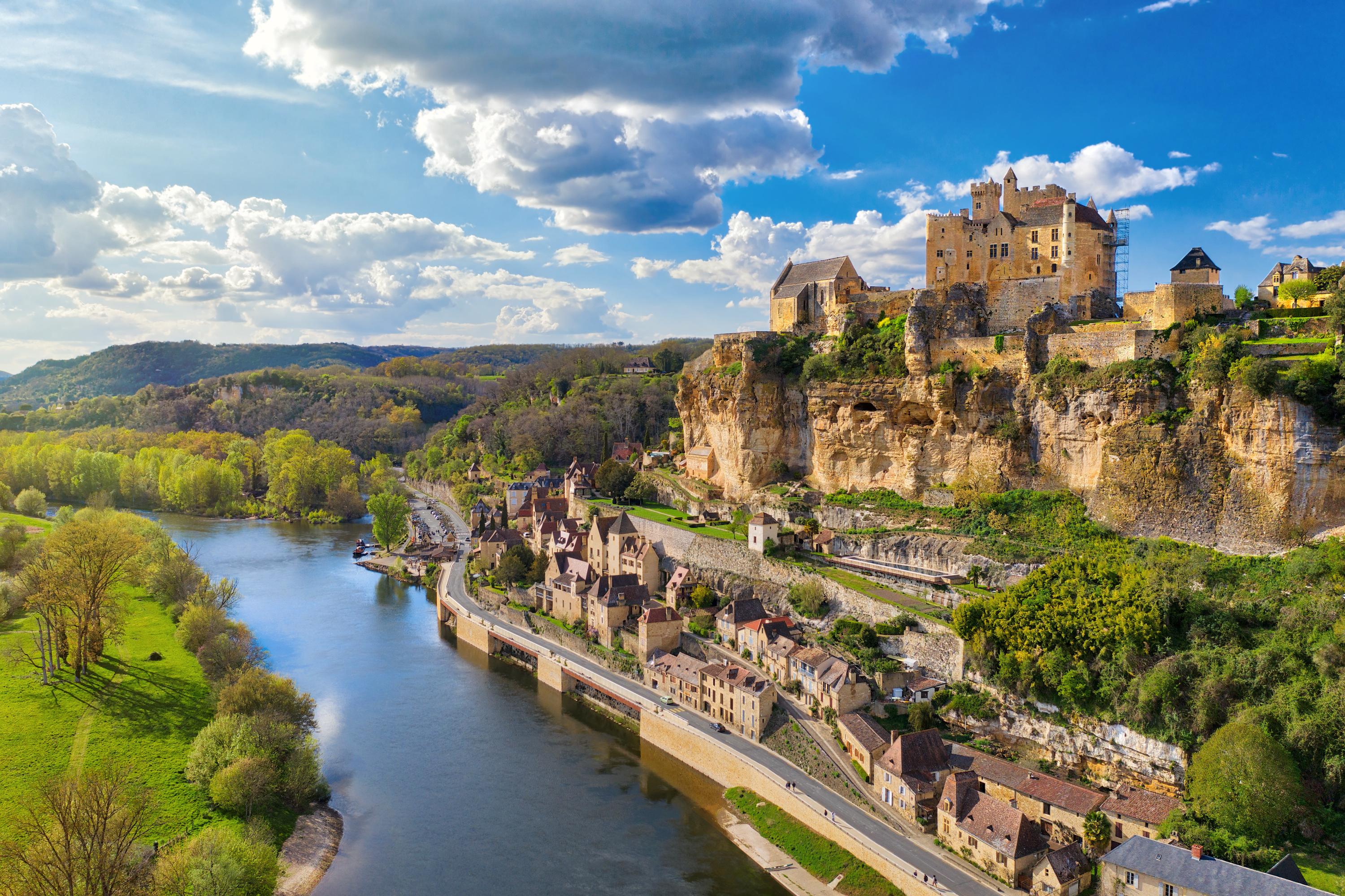 Déviation de Beynac : le chantier près d’un des plus beaux villages de France finalement autorisé par la préfecture