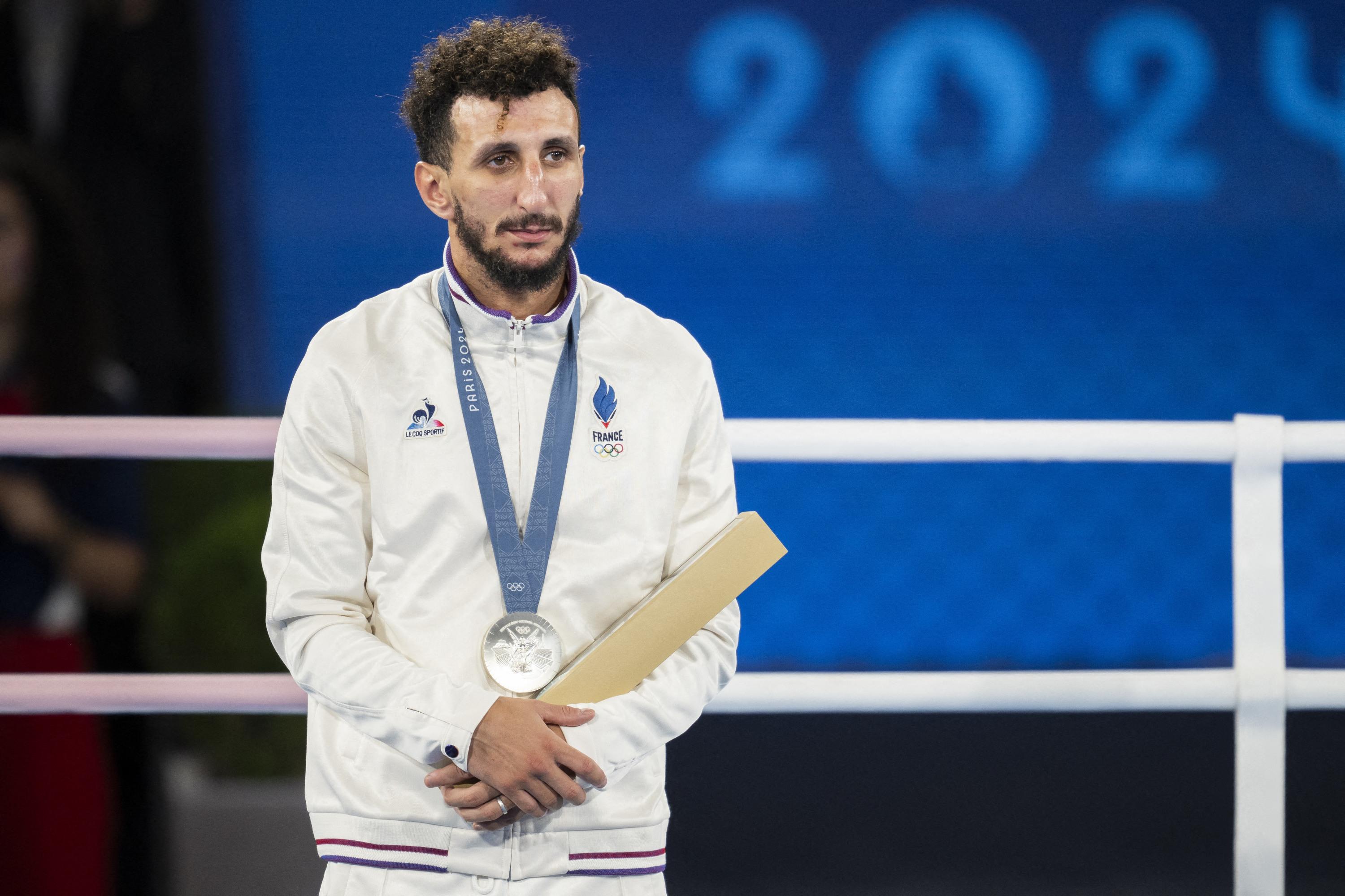 «Entre la boxe et la France, cela ne veut pas prendre» : le cri d’alarme de Sofiane Oumiha, vice-champion olympique à Paris