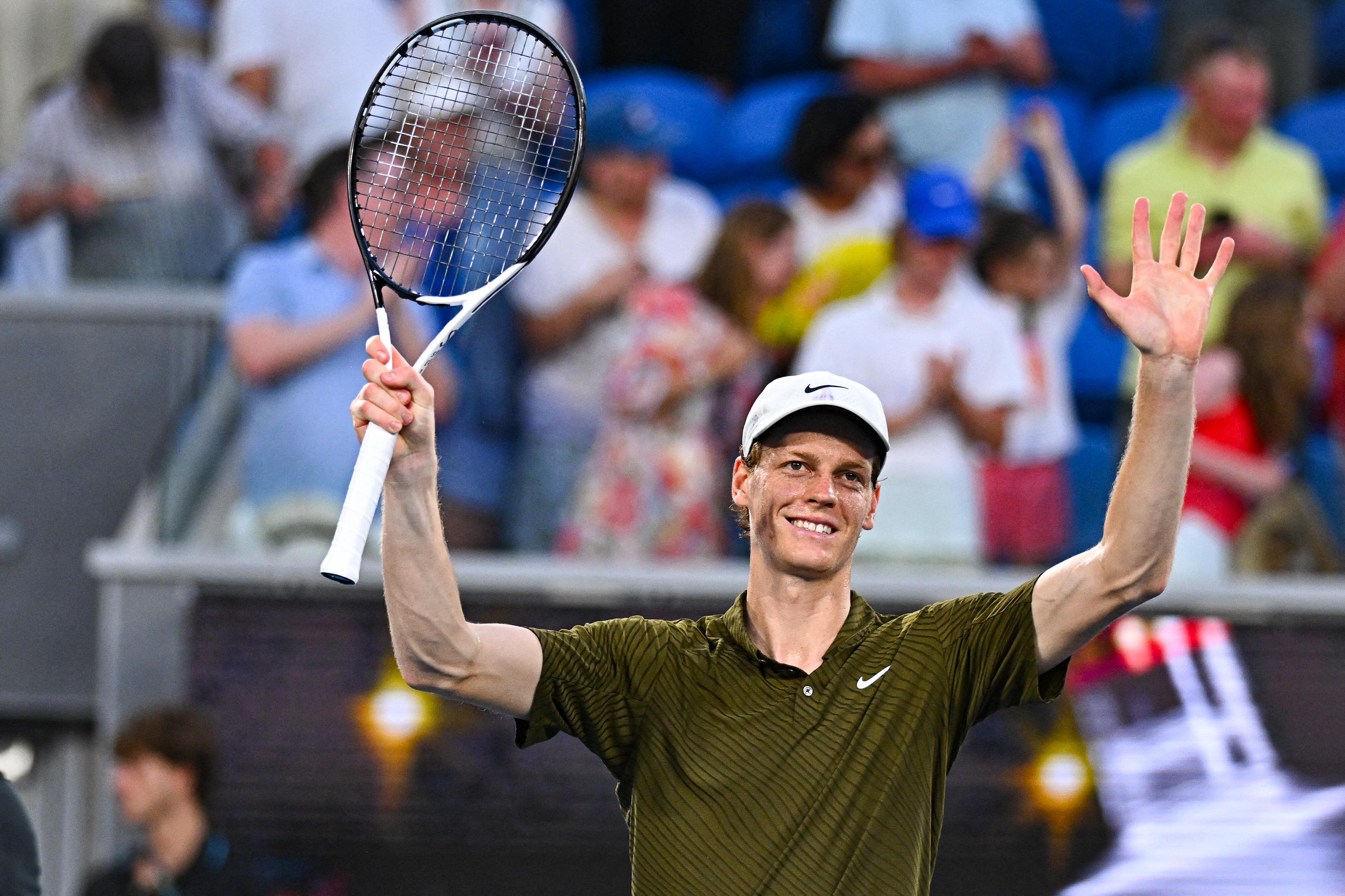 Open d’Australie : Jannik Sinner passe en force et sera au rendez-vous du miraculé Novak Djokovic