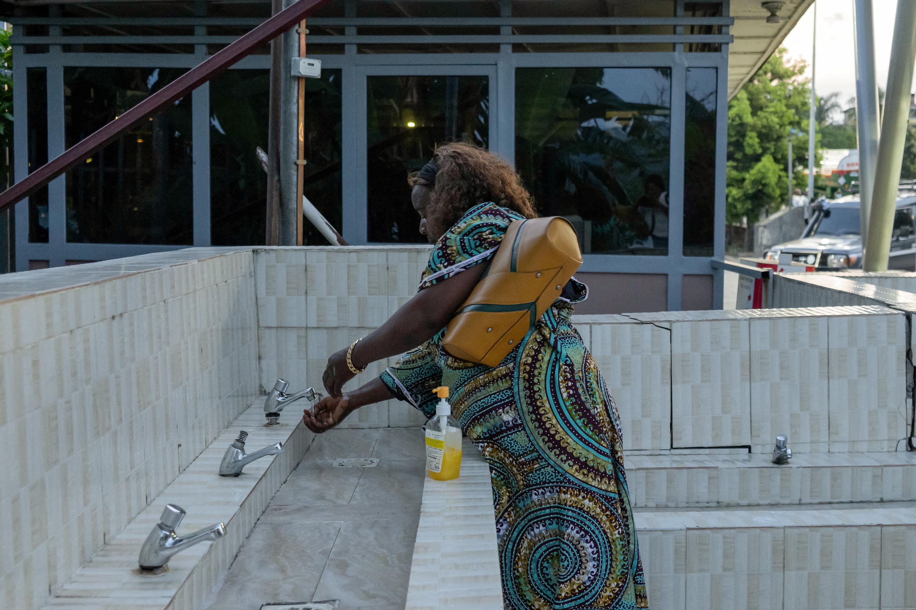 Ebola en RDC : 131 décès estimés et 513 cas suspects, le chef de l’OMS se dit «profondément préoccupé par l’ampleur et la rapidité» de l’épidémie