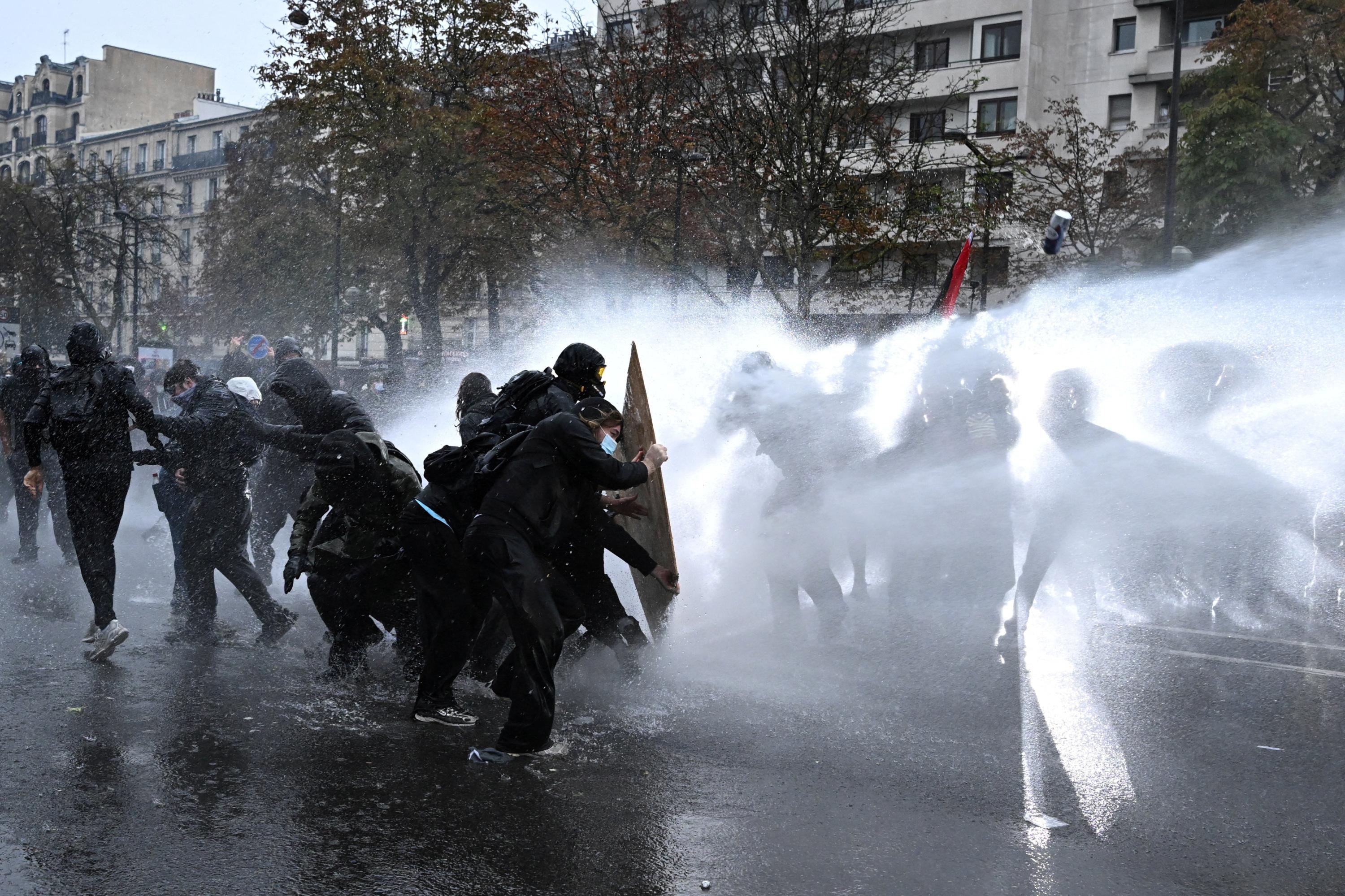 Protests in France: Tensions Rise as Demonstrations Turn Violent