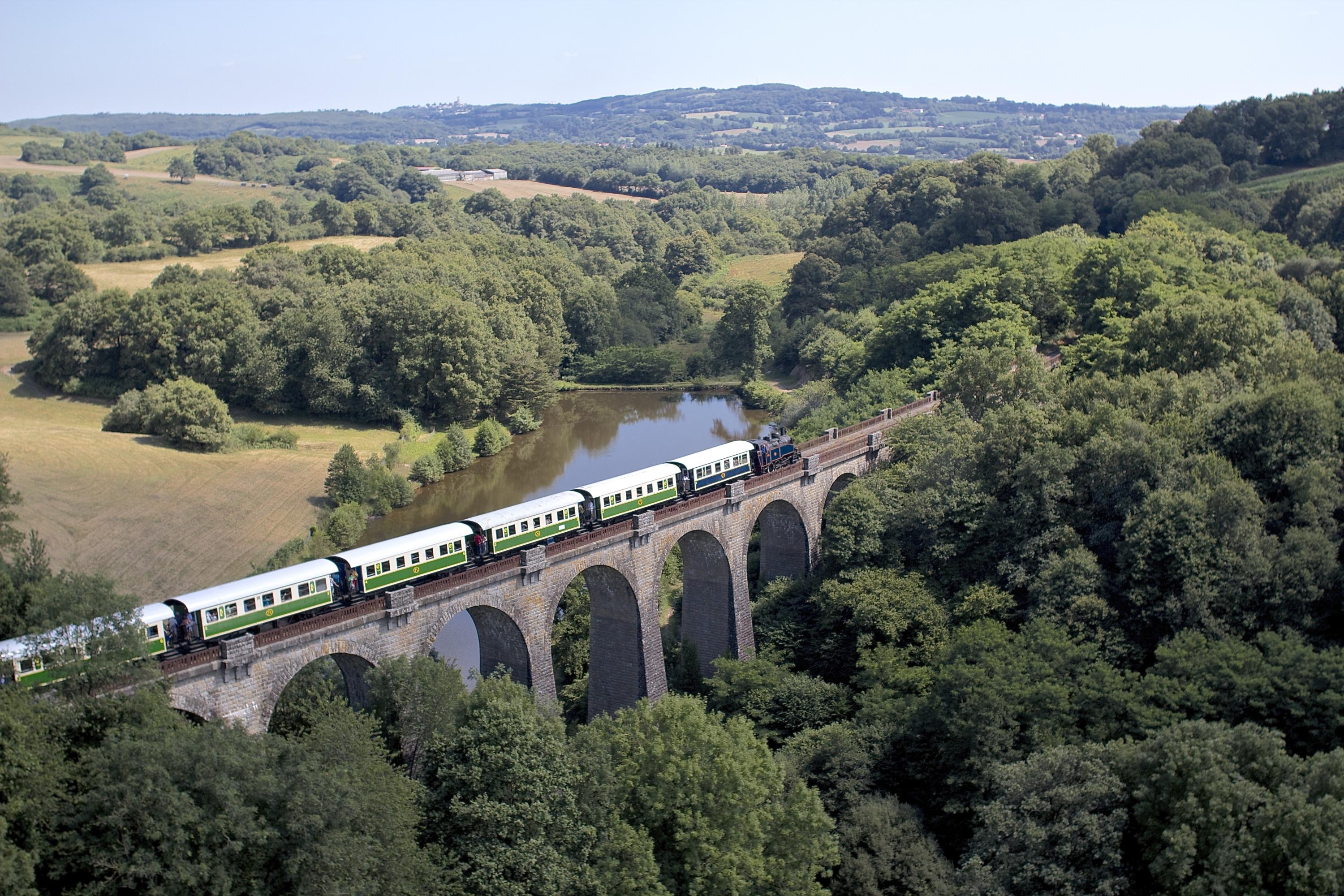Tour De France A Bord Des Plus Beaux Trains Touristiques De Nos Regions