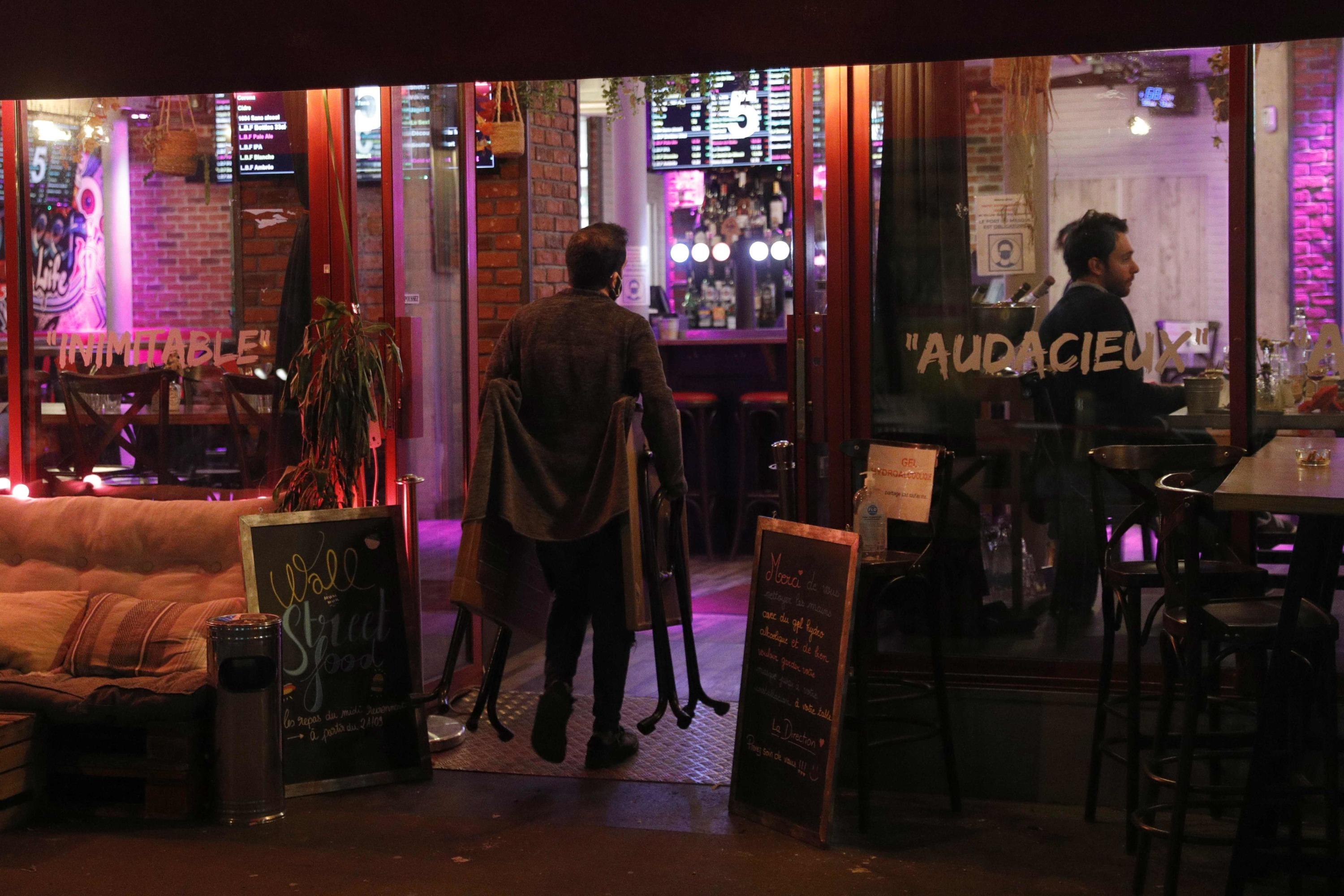 Bars Cafes Restaurants A Paris Les Professionnels Redoutent Une Catastrophe Economique