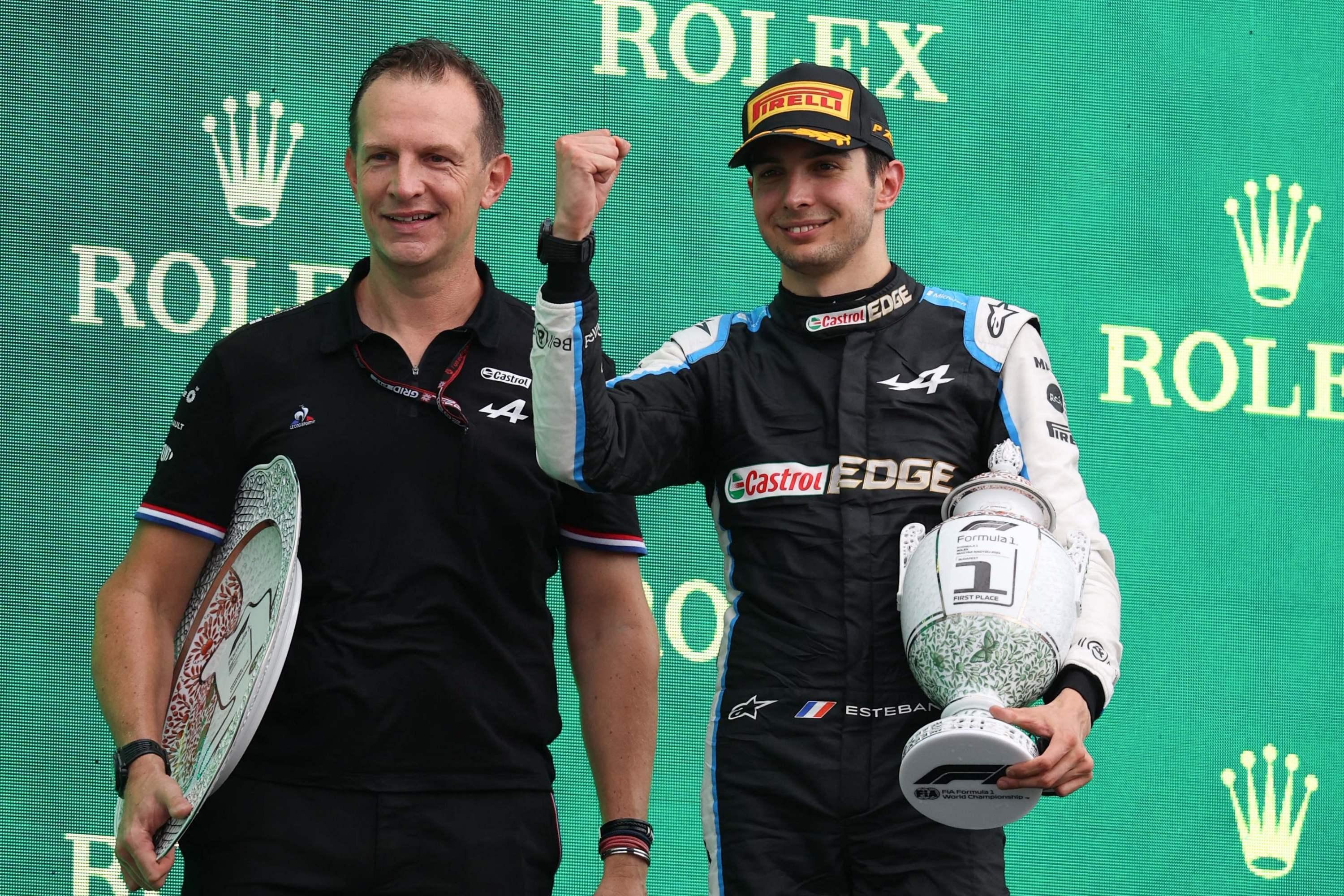 Laurent Rossi (DG Alpine) et son pilote, Esteban Ocon qui prolonge son contrat pour trois ans, vainqueurs au Hungaroring