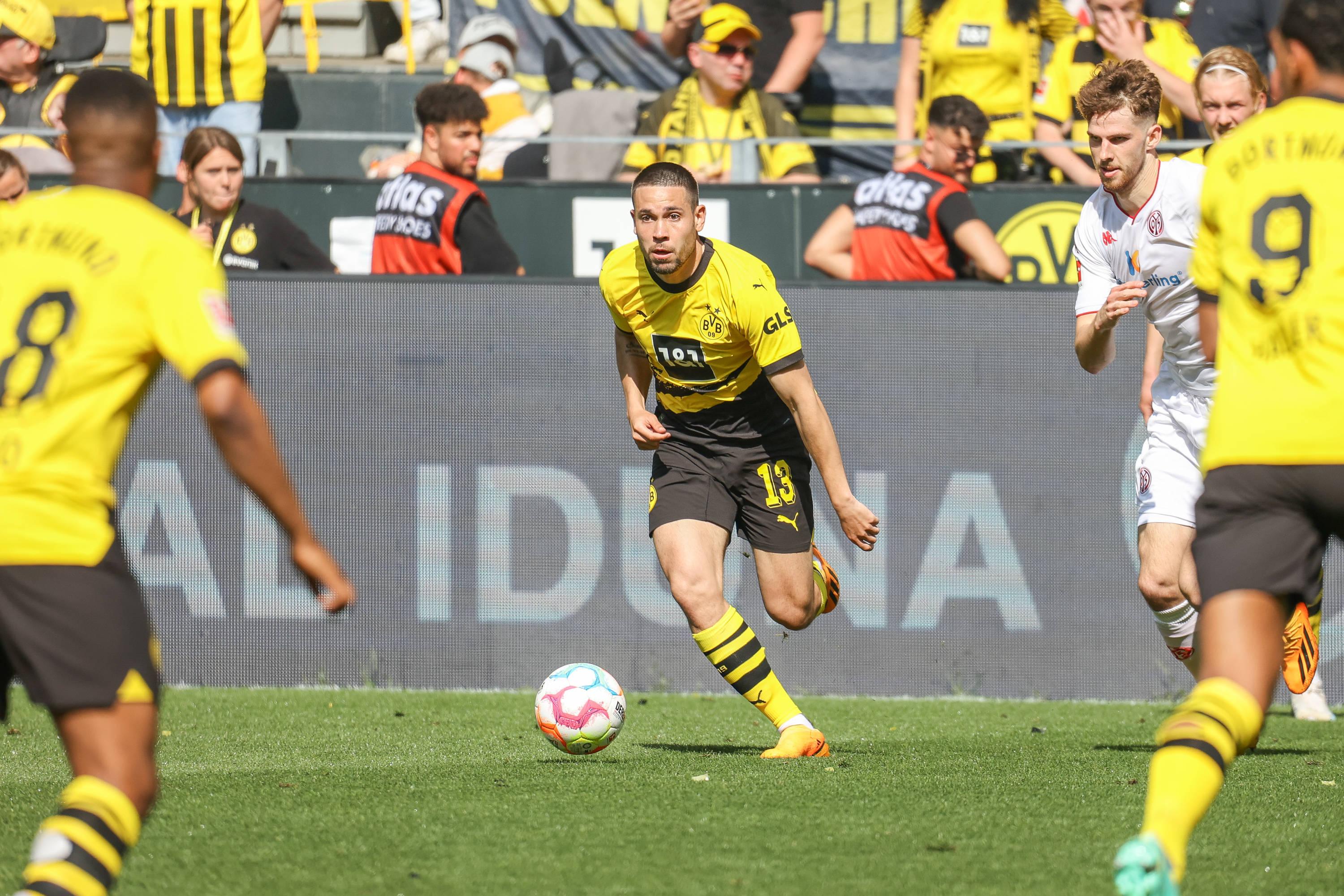 Mercato : Raphaël Guerreiro va s'engager au Bayern pour renforcer le secteur défensif