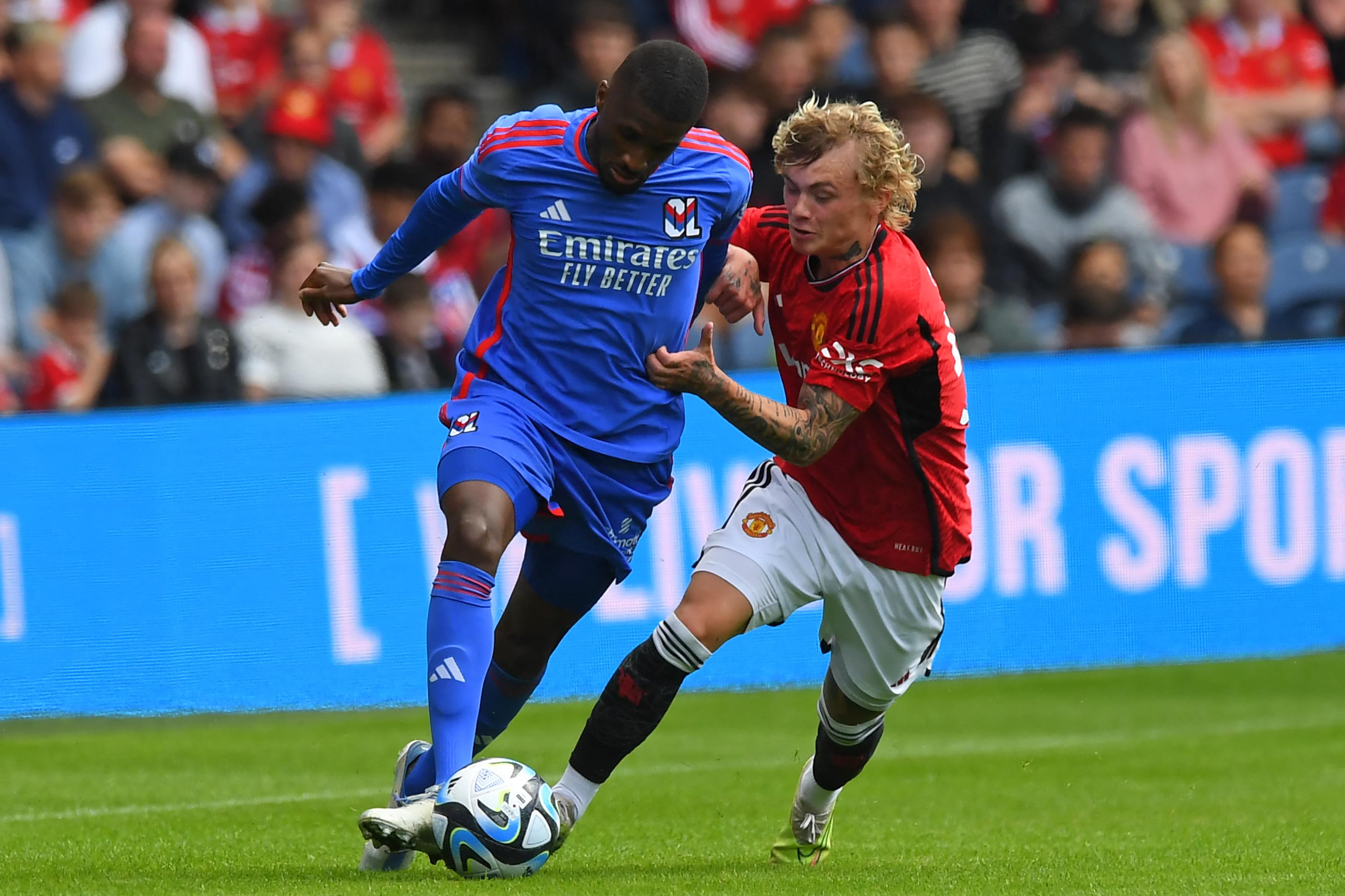 Ligue 1 : Mata (Lyon) blessé et absent plusieurs semaines