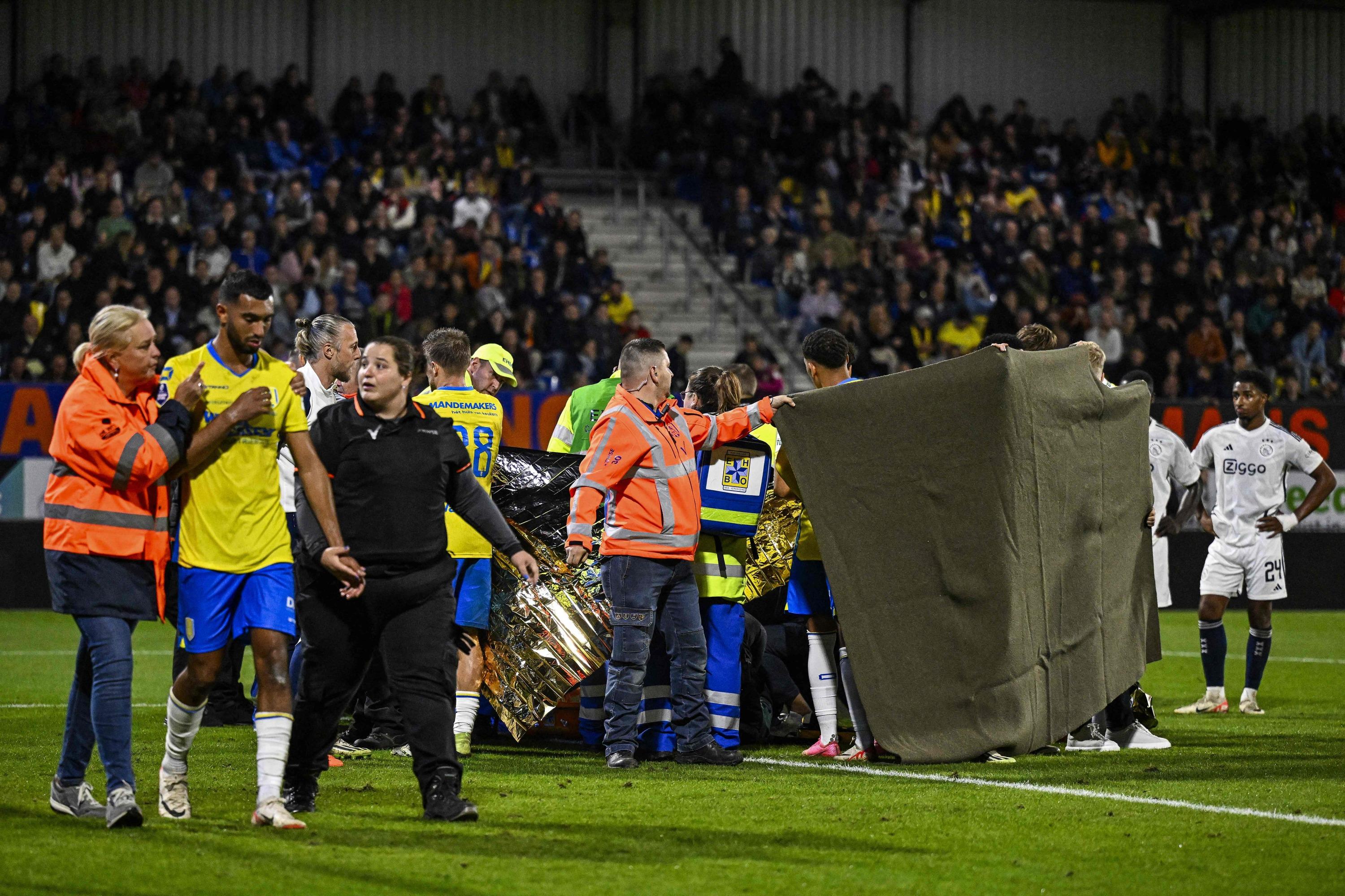 Pays-Bas : le gardien victime d'un malaise a passé une «bonne nuit», rassure son club