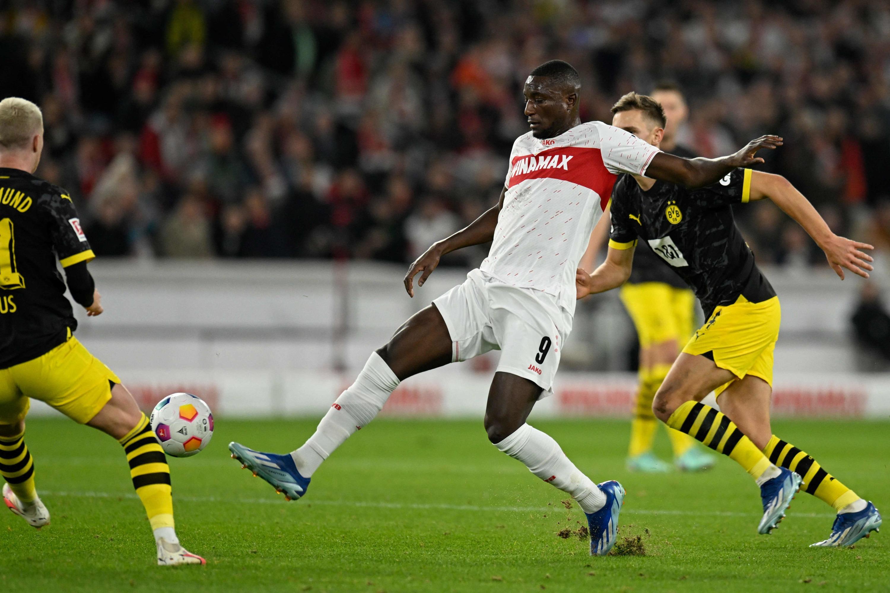 Mercato : Manchester United et trois autres clubs convoitent Serhou Guirassy