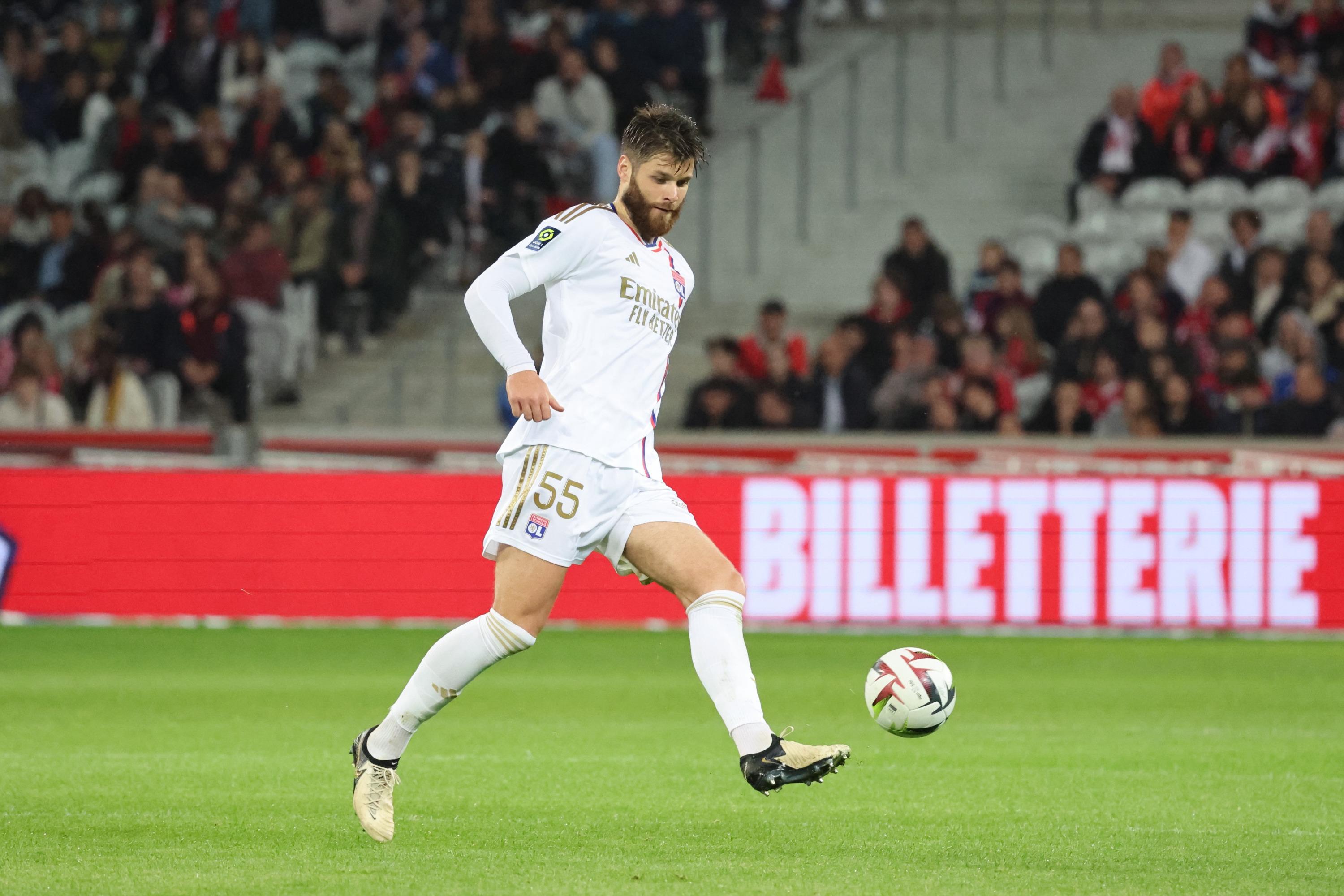 Ligue 1: l'OL lève les options d'achat de Caleta-Car et Baldé