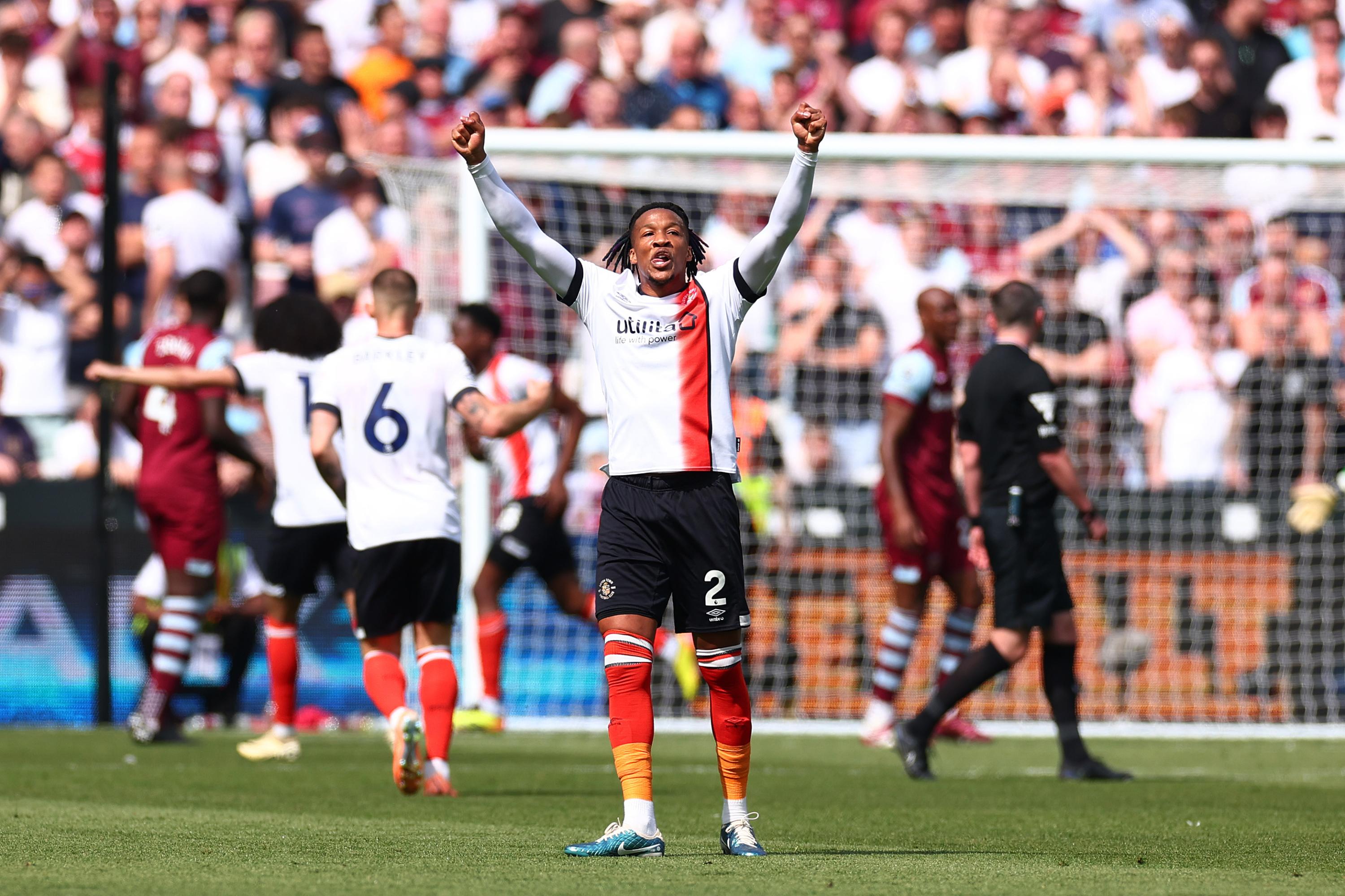 Mercato : Gabriel Osho (Luton) rejoint l'AJ Auxerre