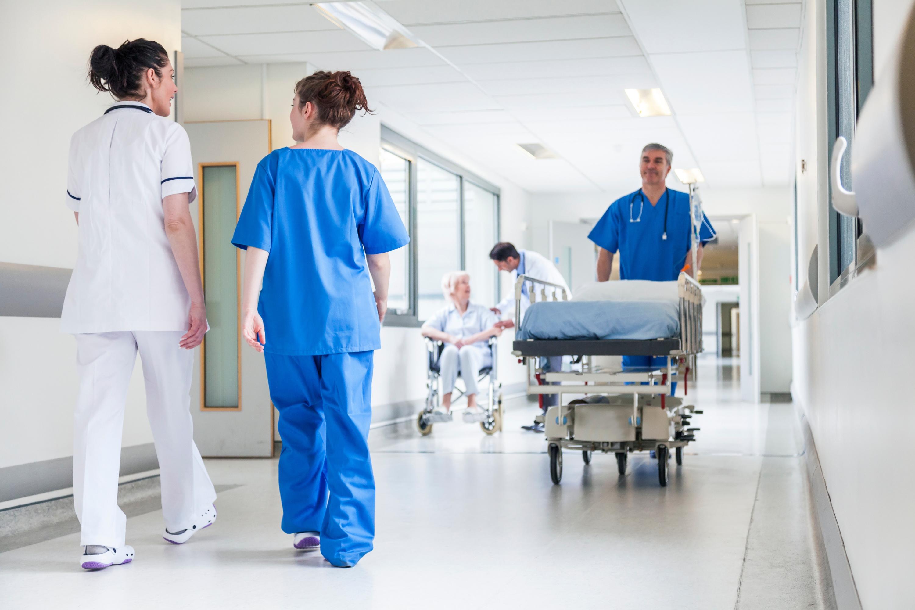 Au centre hospitalier de Brest, un «mur de la honte» dénonce les temps d’attente à rallonge des patients