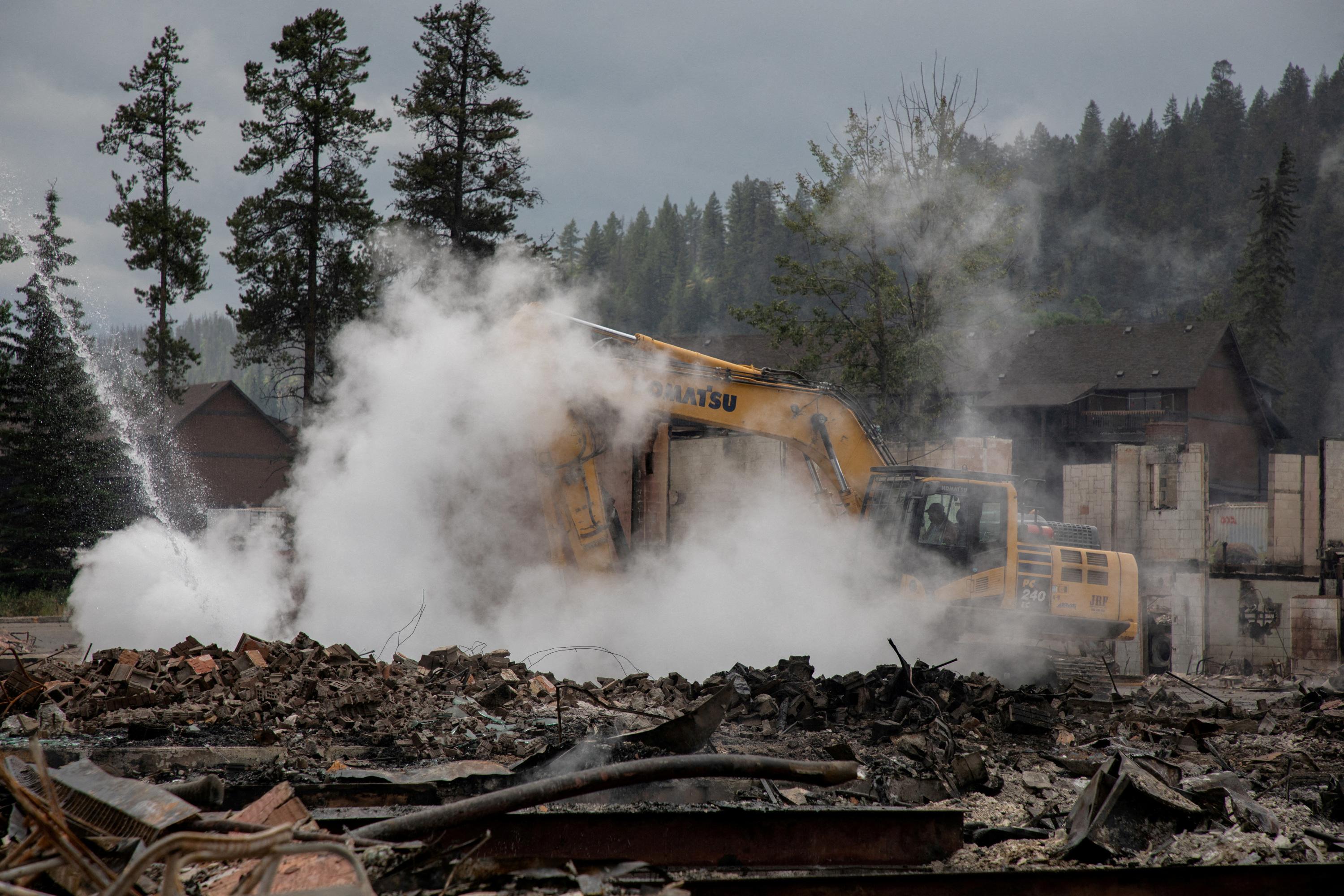 Incendie au Canada : des milliers d'évacués retournent à Jasper