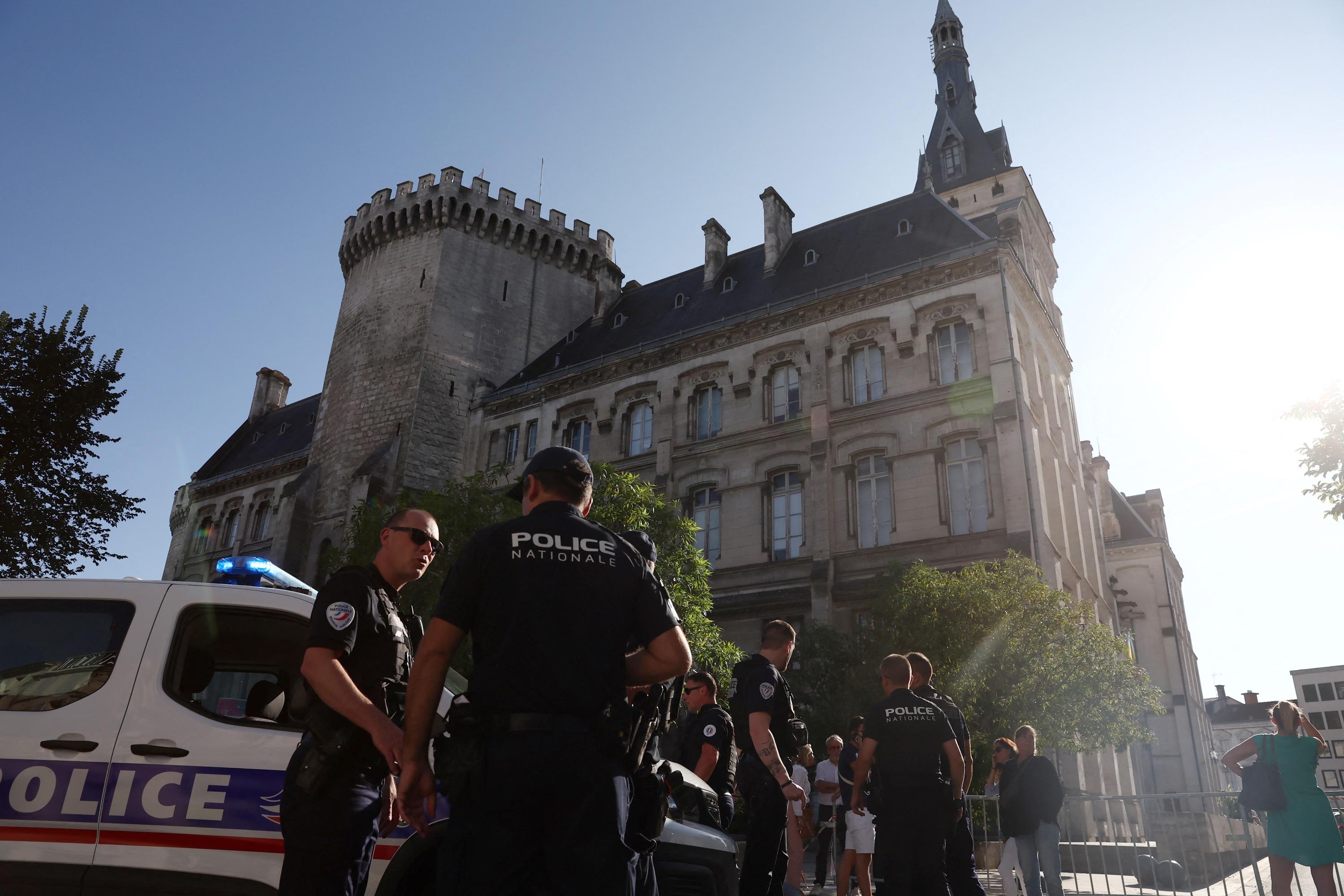 Angoulême : mis en examen, l'incendiaire de la mairie n'évoque pas de «motif religieux»