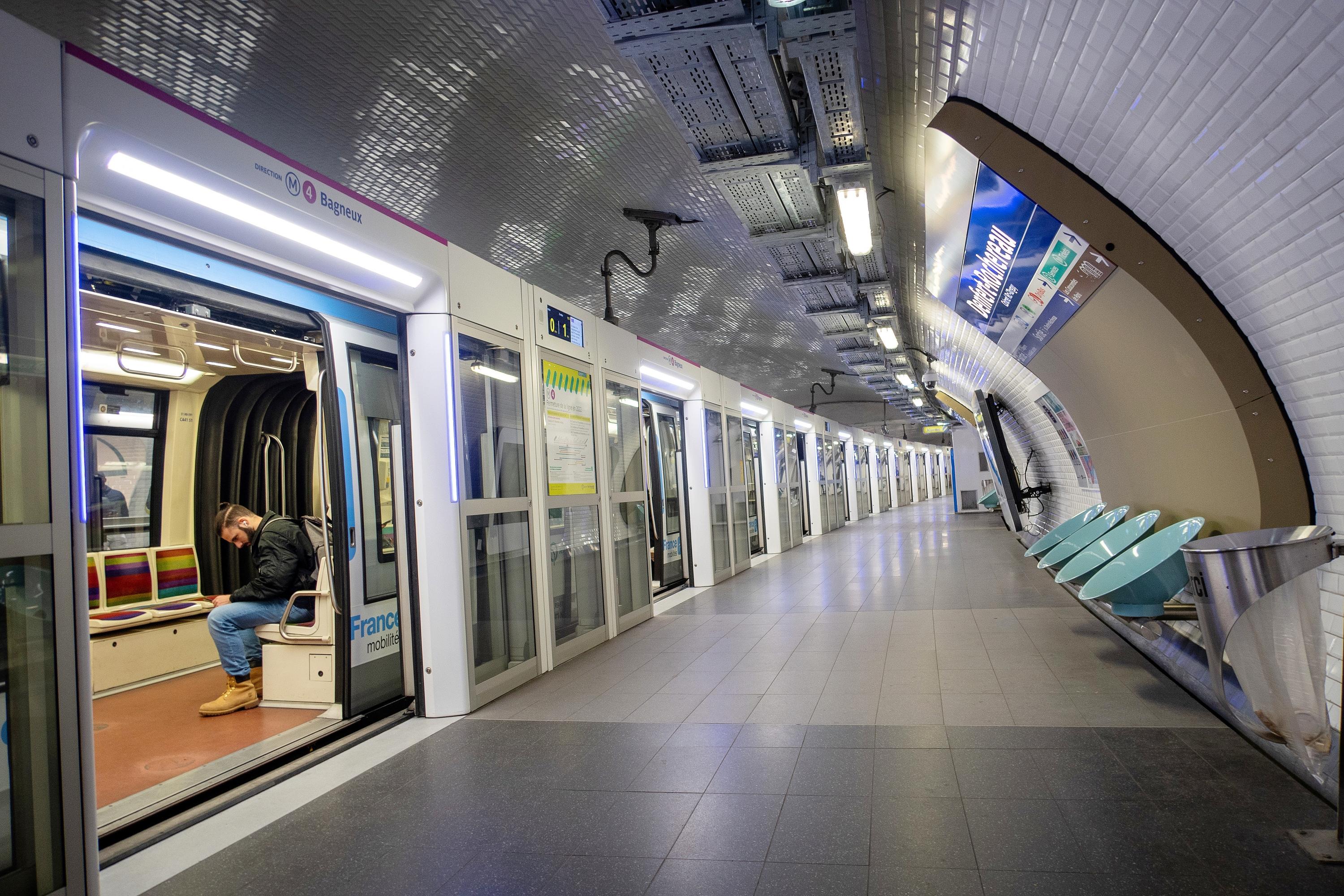 Accessibilité du métro : Paris et la région Île-de-France signent un pacte avec APF-France Handicap