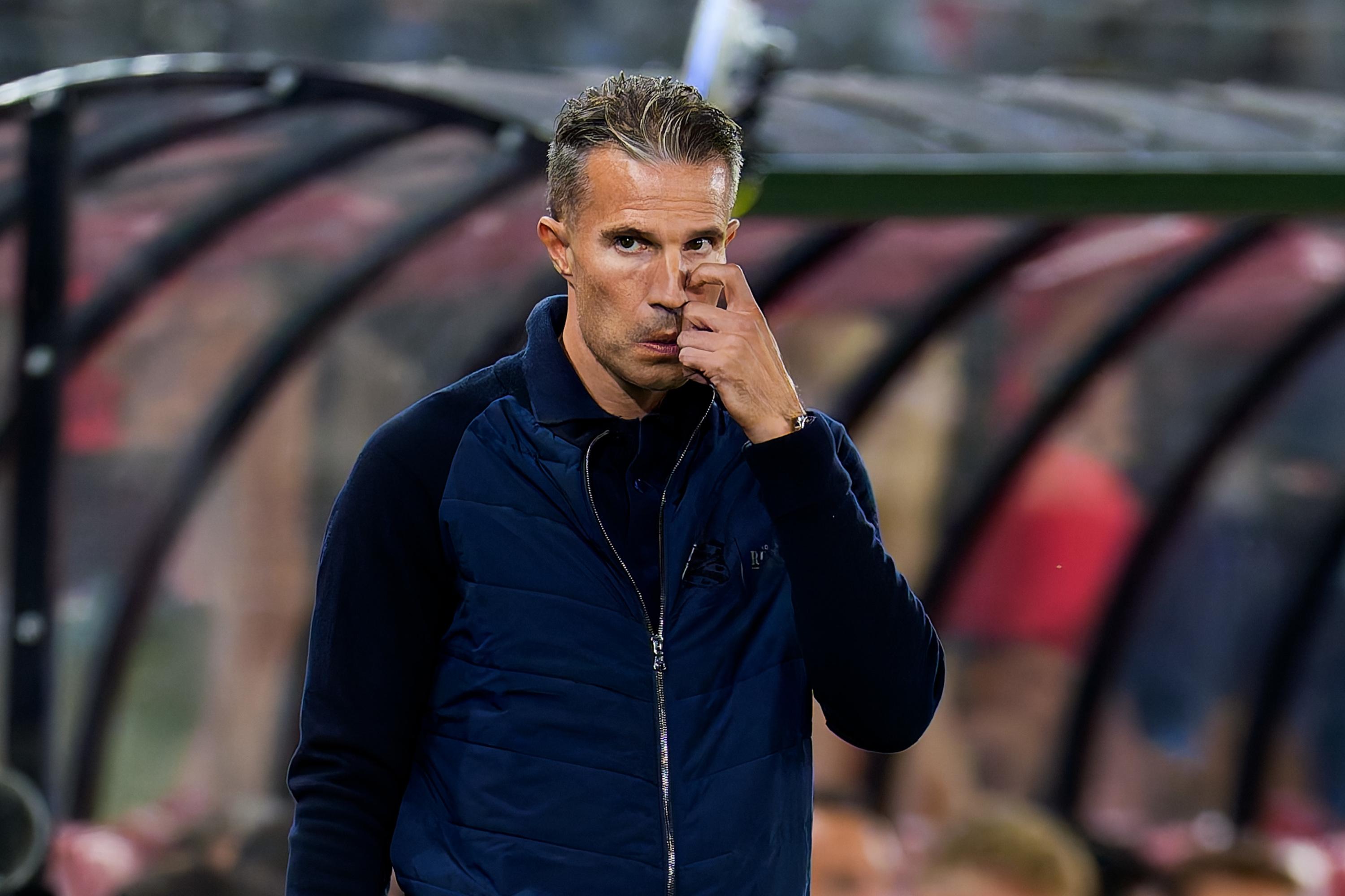 Foot : neuf buts encaissés, défaite historique… Le rude apprentissage de Robin Van Persie avec Heerenveen