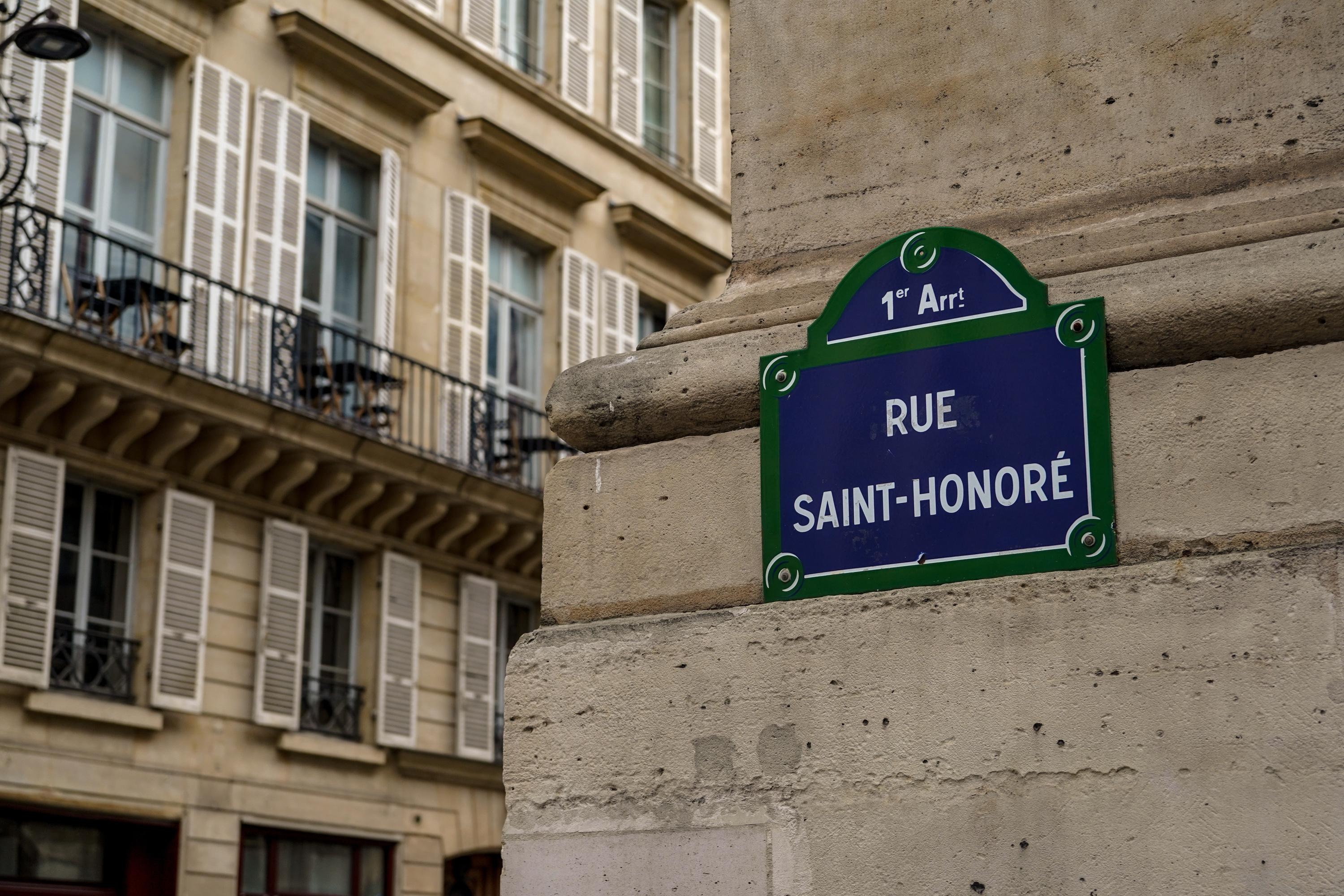 Paris : un million d’euros de bijoux dérobés à un joaillier violemment agressé place du marché Saint-Honoré