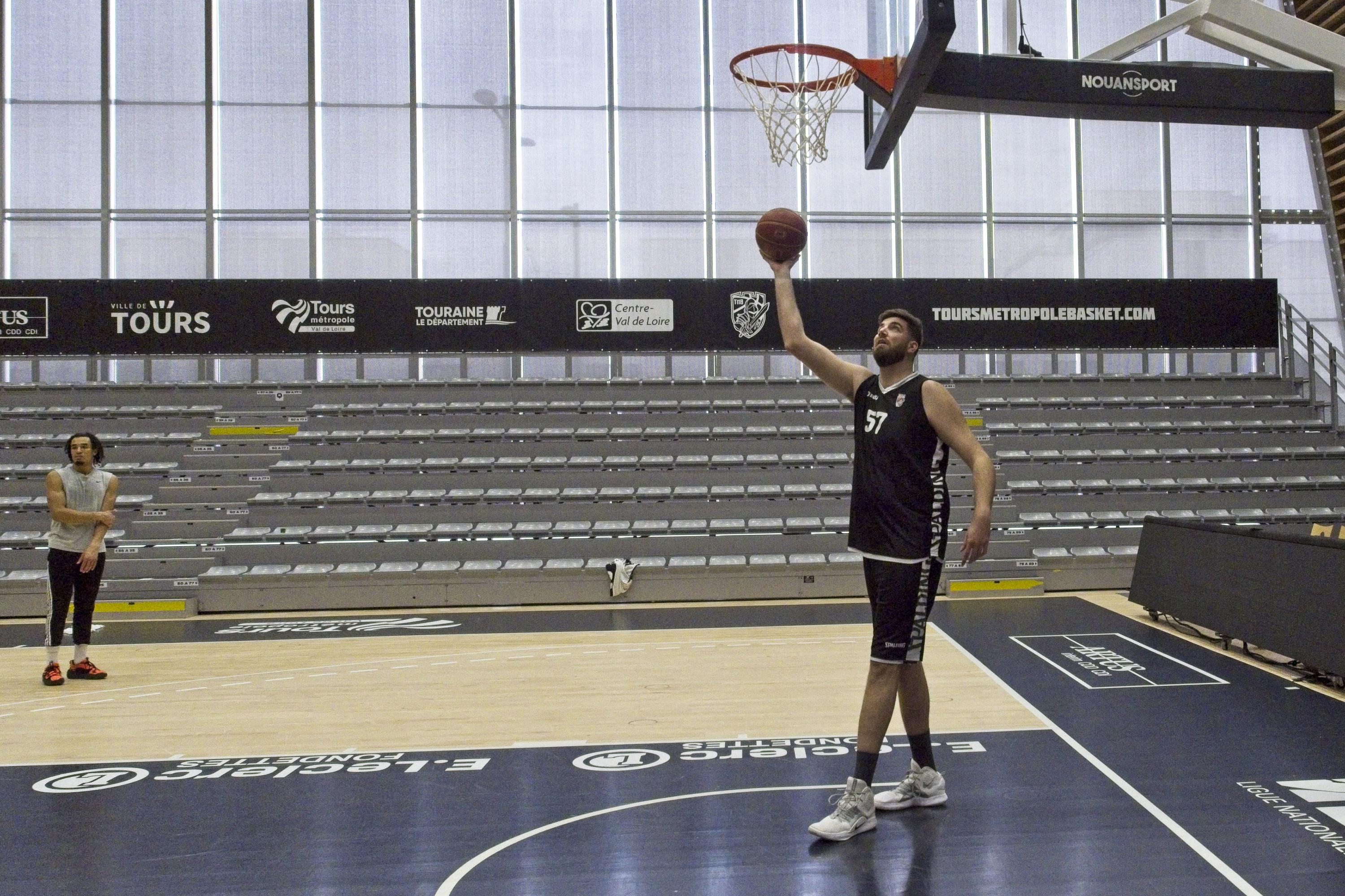 Basket : la ville de Tours réfléchit à racheter un parquet des Jeux Olympiques pour sa salle de basket