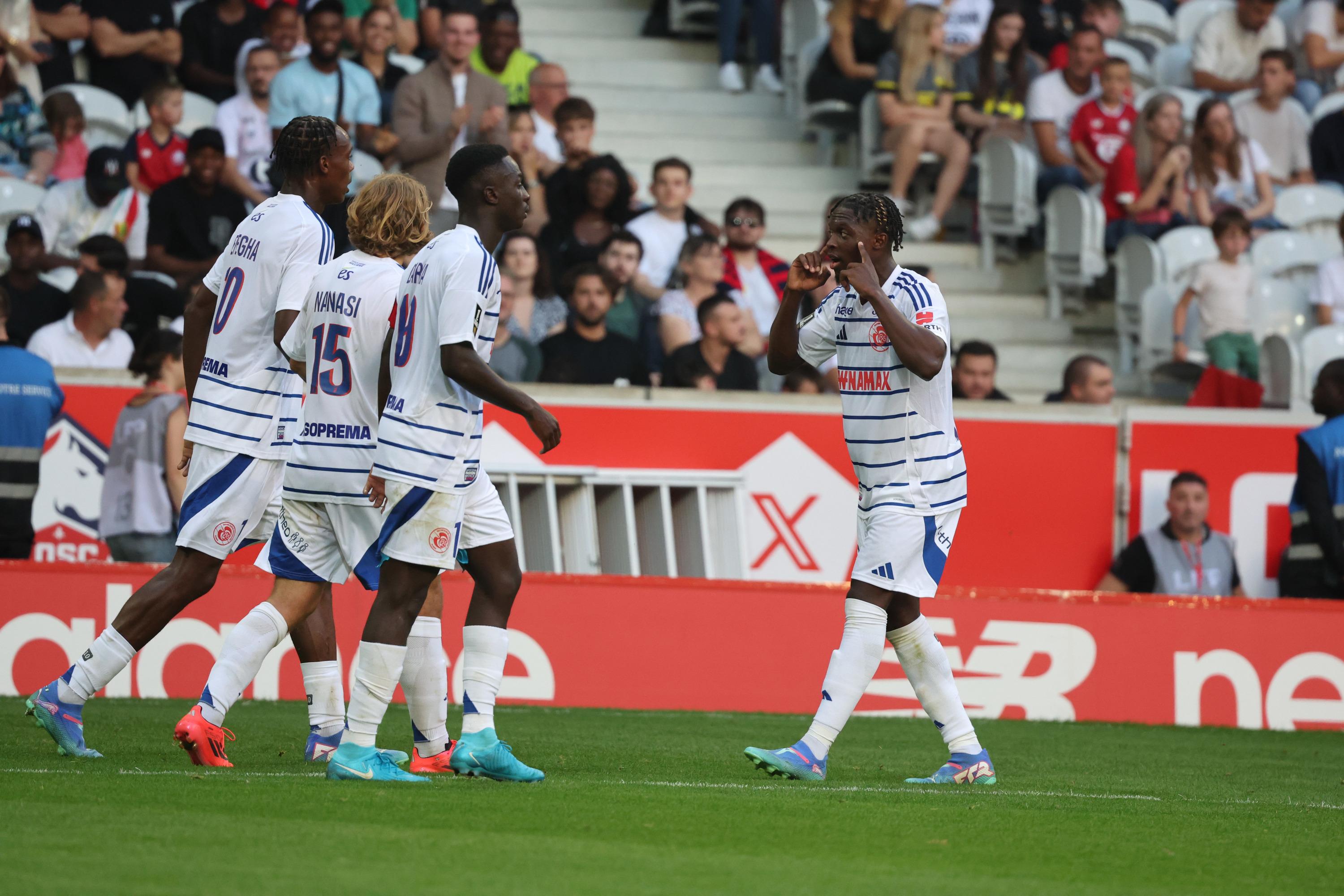 EN DIRECT - Ligue 1 : Strasbourg passe devant Lille dans une rencontre folle