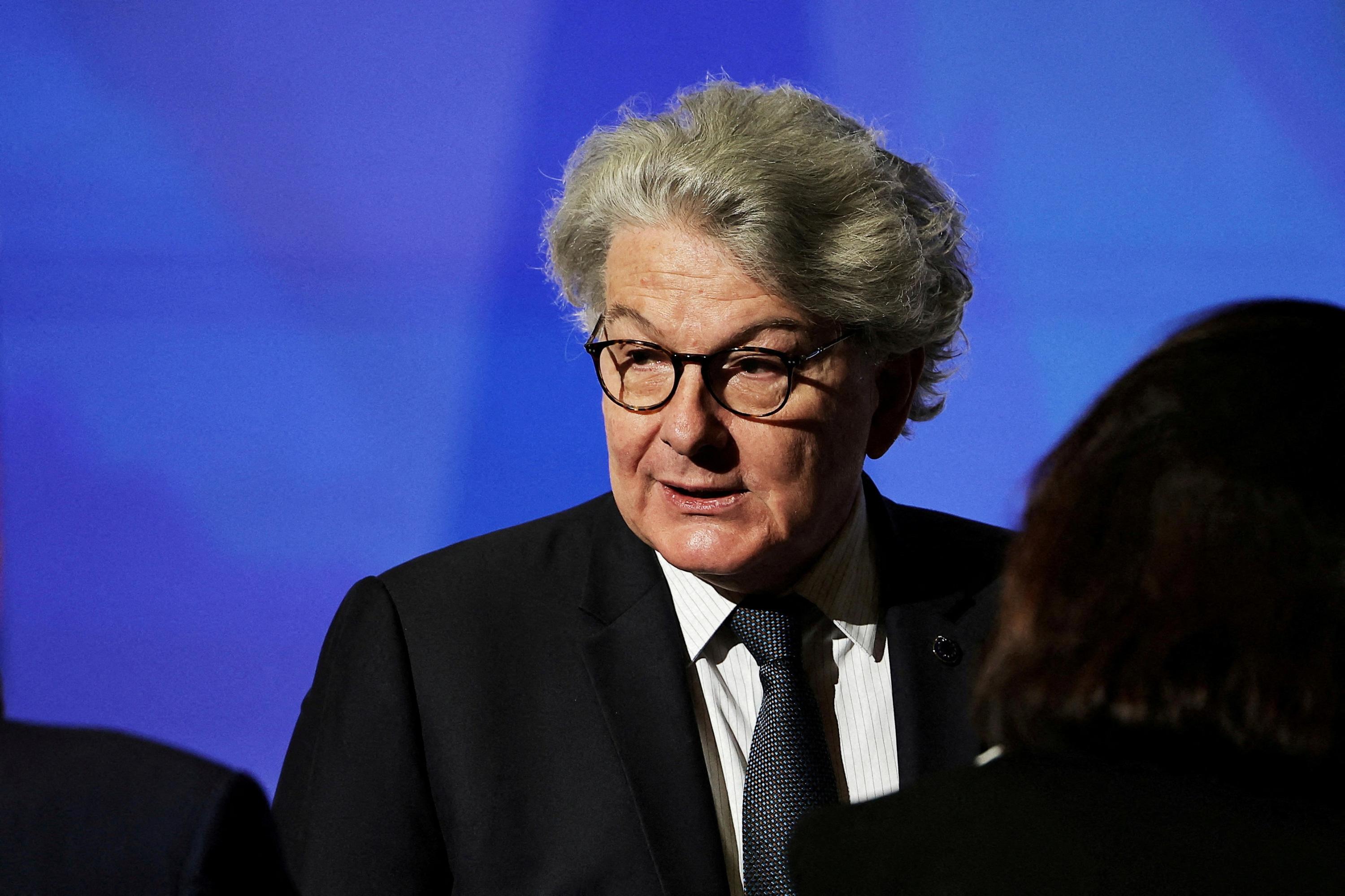 Une semaine après sa démission fracassante, Thierry Breton sort du silence